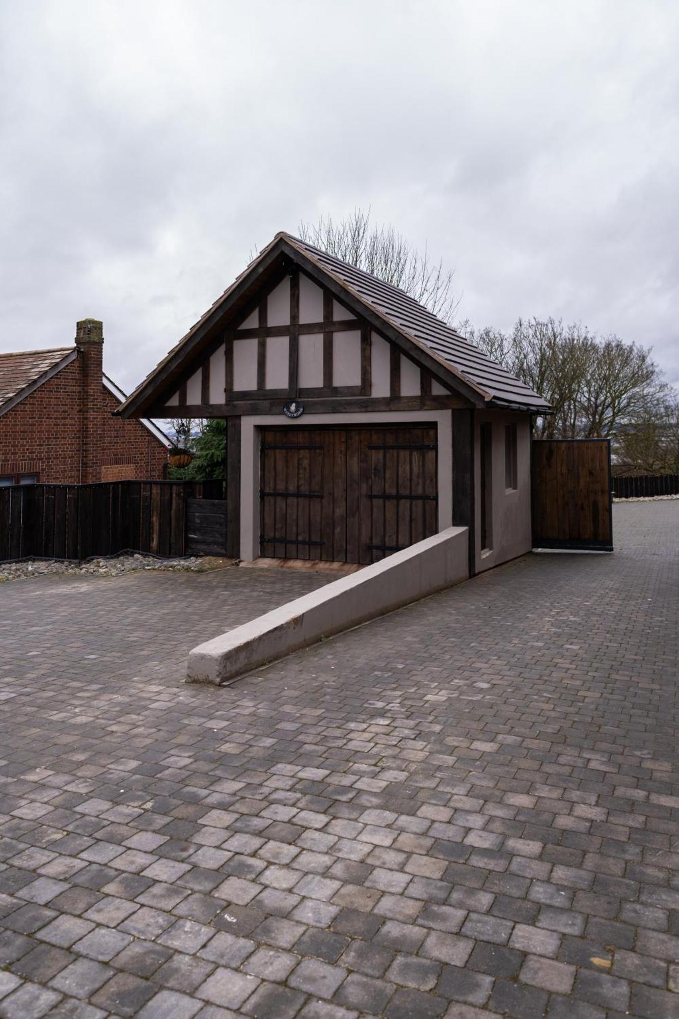 Villa The Ridge - Luxury Designer With Hot Tub And Sauna, Bexley Borough Of
