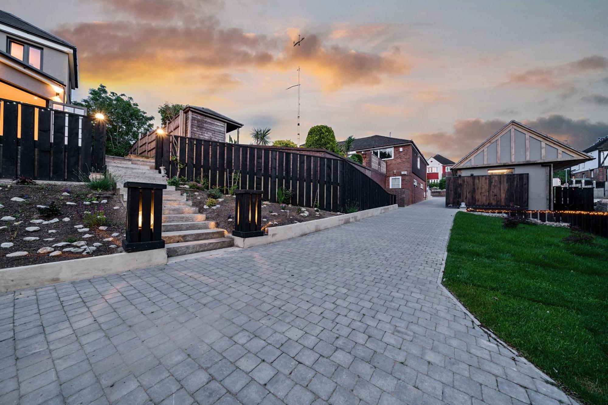 The Ridge - Luxury Designer With Hot Tub And Sauna, Bexley Borough Of Villa *