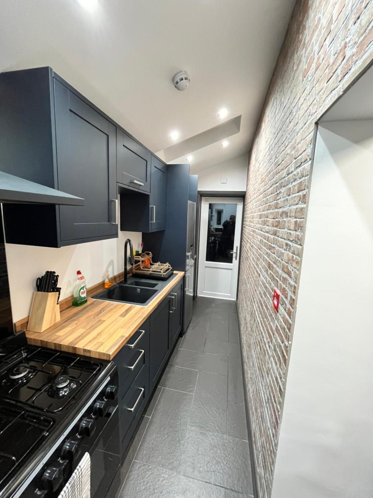 Amazing 3 Bed Apart, Sleeps 6-7 Near 02, Excel, Canary Wharf * London