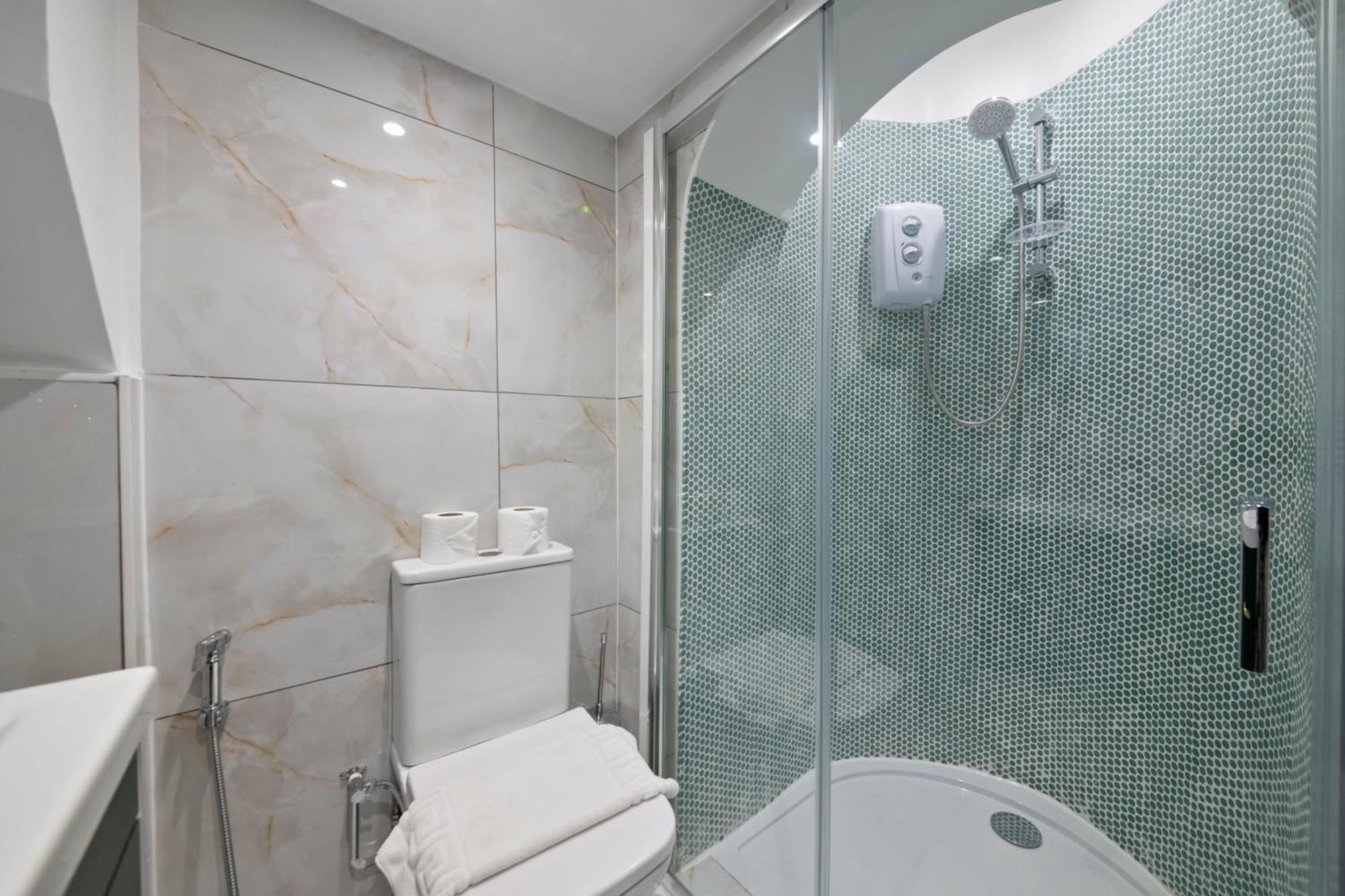 Holiday home Convenient In Greenwich By 53 Degrees Property, Ideal For Long Stays, Location! *
