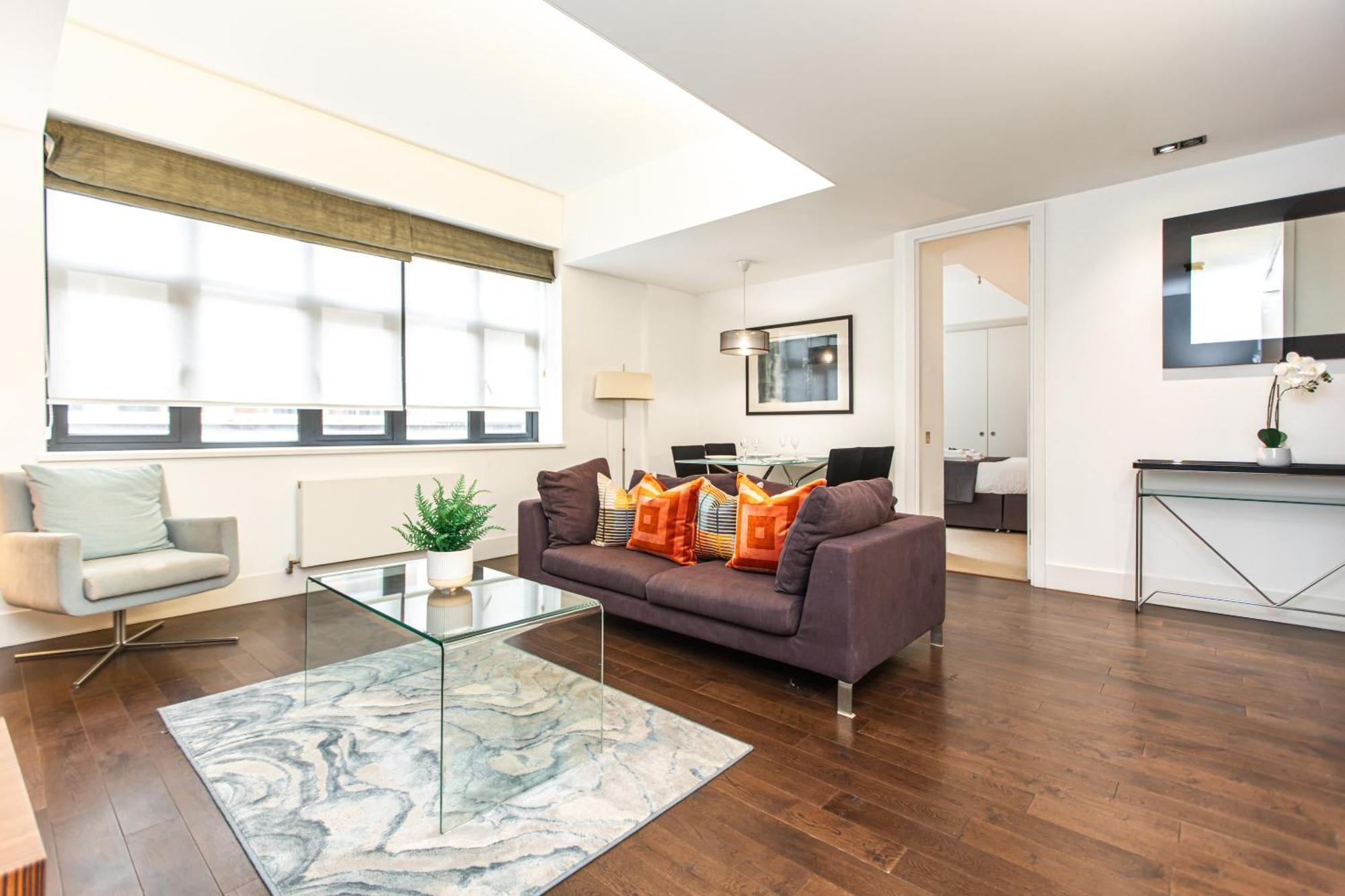 Contemporary 1br Near Monument St! London