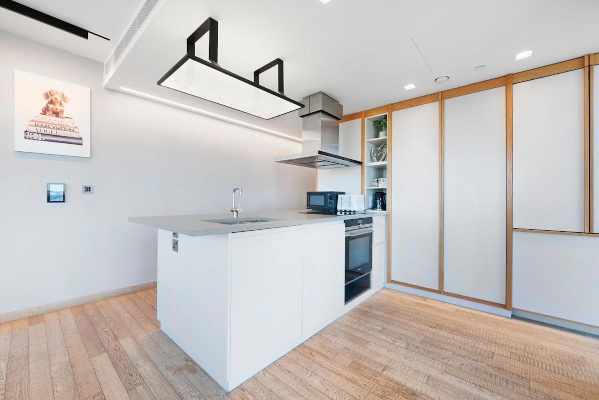Stratford Westfield Olympic Village Self Check-in Apartment