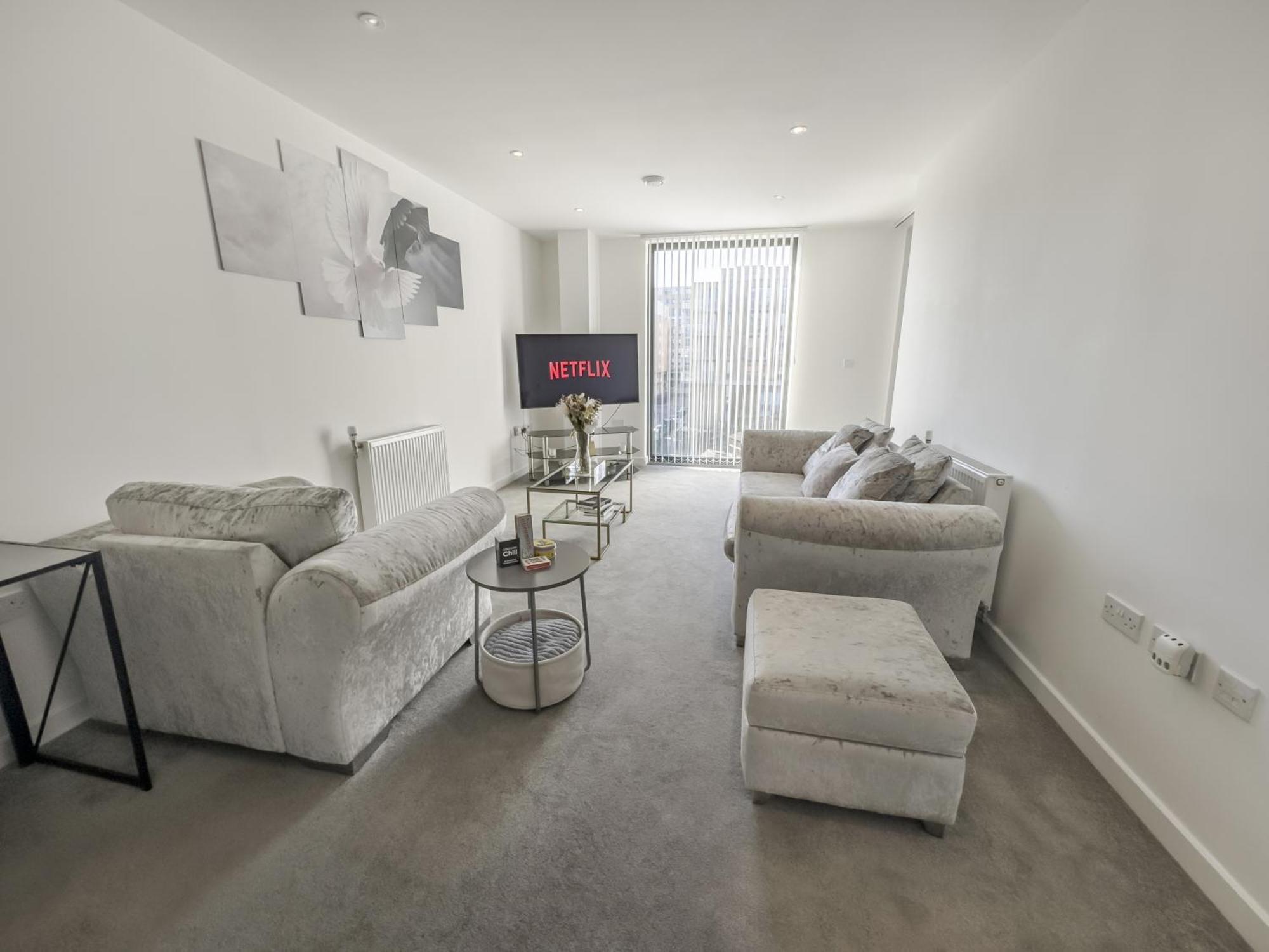 Apartment Greenwich With A River View & Balcony Near The 02 Arena & North Greenwich With Free Wifi & Fast Links Into London