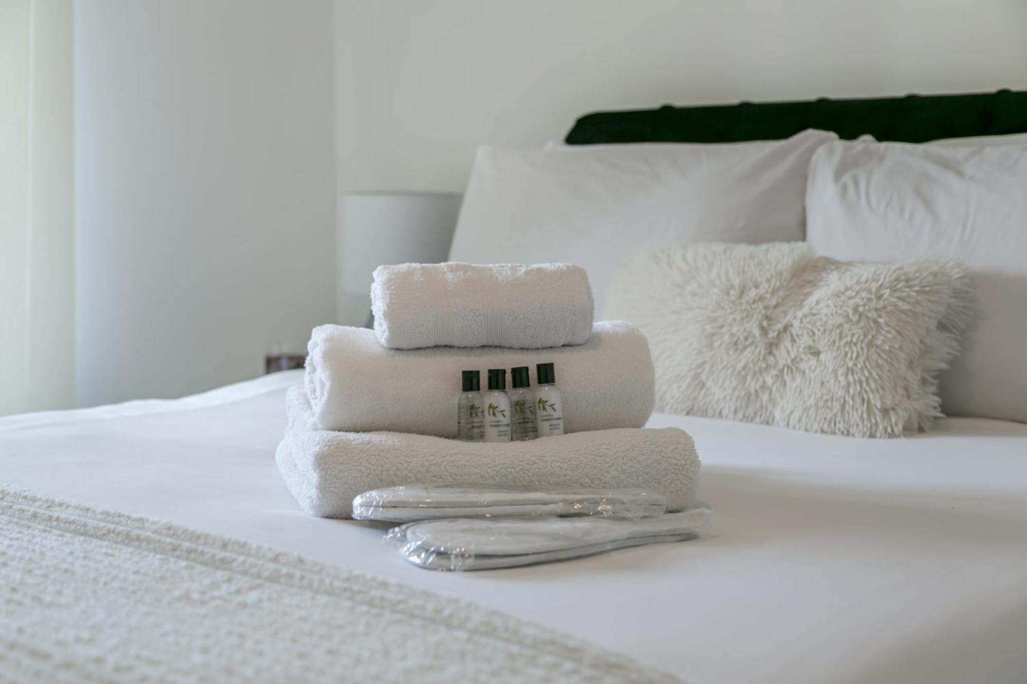Greenwich With A River View & Balcony Near The 02 Arena & North Greenwich With Free Wifi & Fast Links Into * London