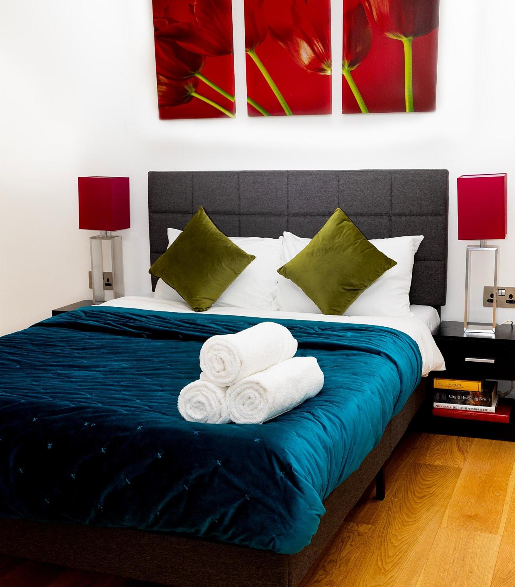 Peninsula Life- Stylish Greenwich 1bed Flat London