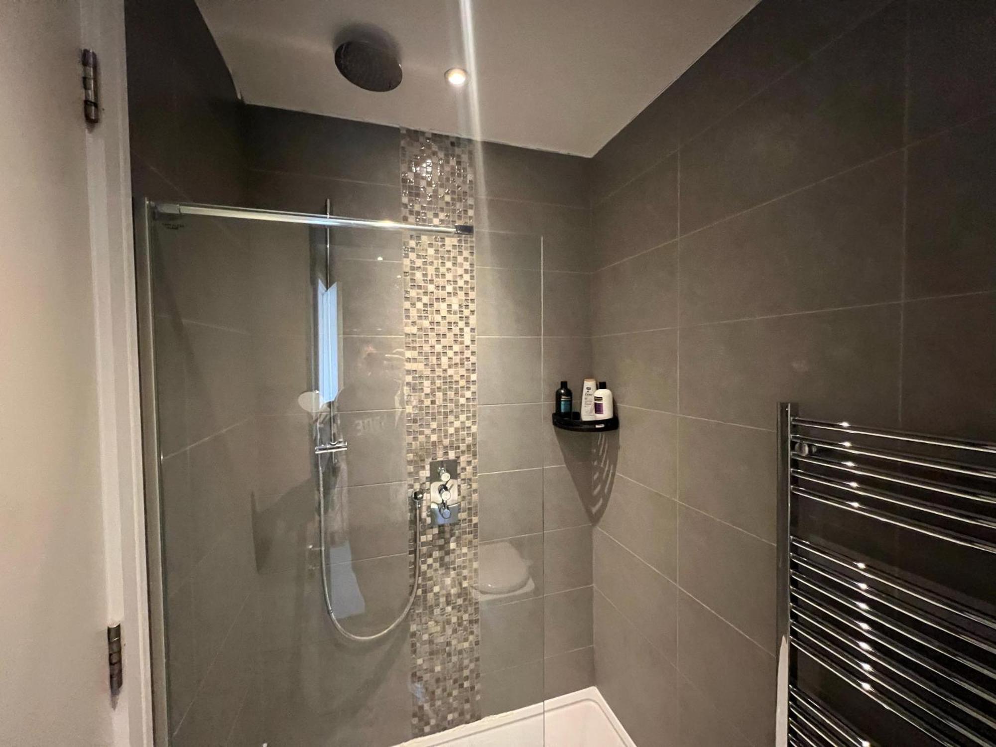 Sleek 3-bedroom Flat With Lift & Wi-fi In Southwark, Borough Near The Shard Apartment *