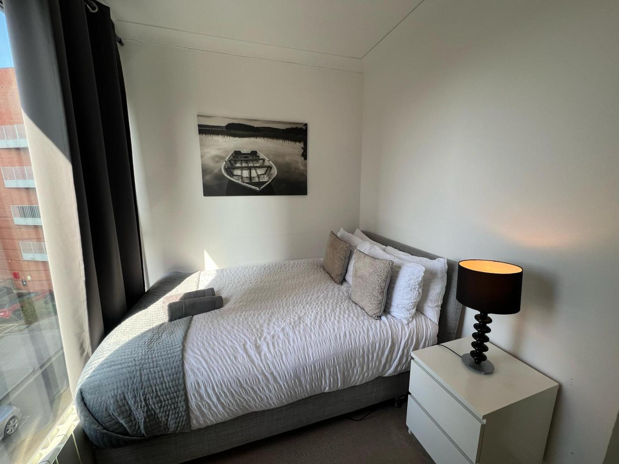 Sleek 3-bedroom Flat With Lift & Wi-fi In Southwark, Borough Near The Shard * London