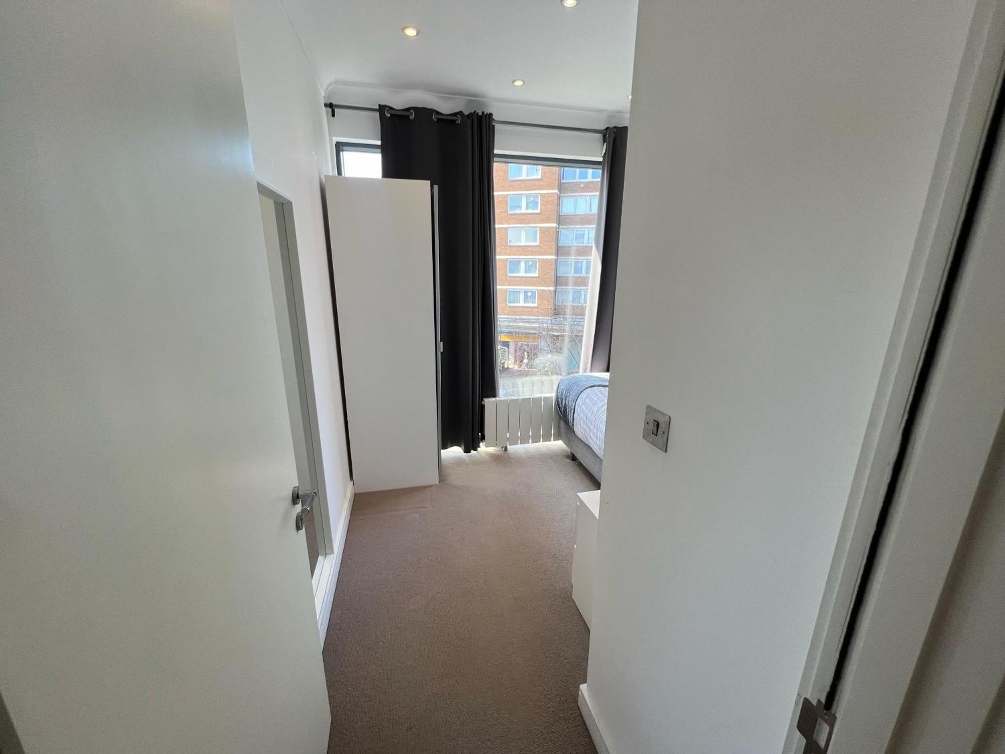 Apartment Sleek 3-bedroom Flat With Lift & Wi-fi In Southwark, Borough Near The Shard