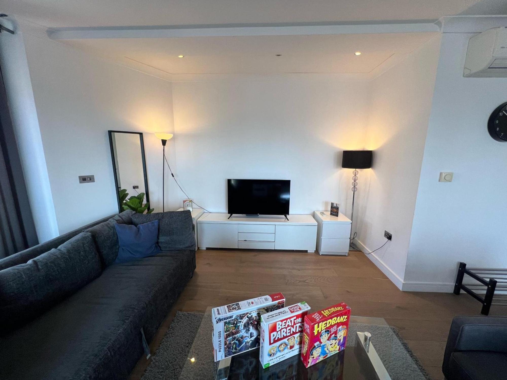 Sleek 3-bedroom Flat With Lift & Wi-fi In Southwark, Borough Near The Shard Apartment