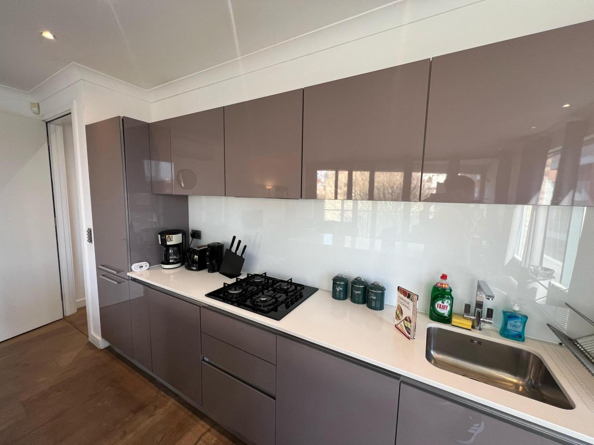Apartment Sleek 3-bedroom Flat With Lift & Wi-fi In Southwark, Borough Near The Shard