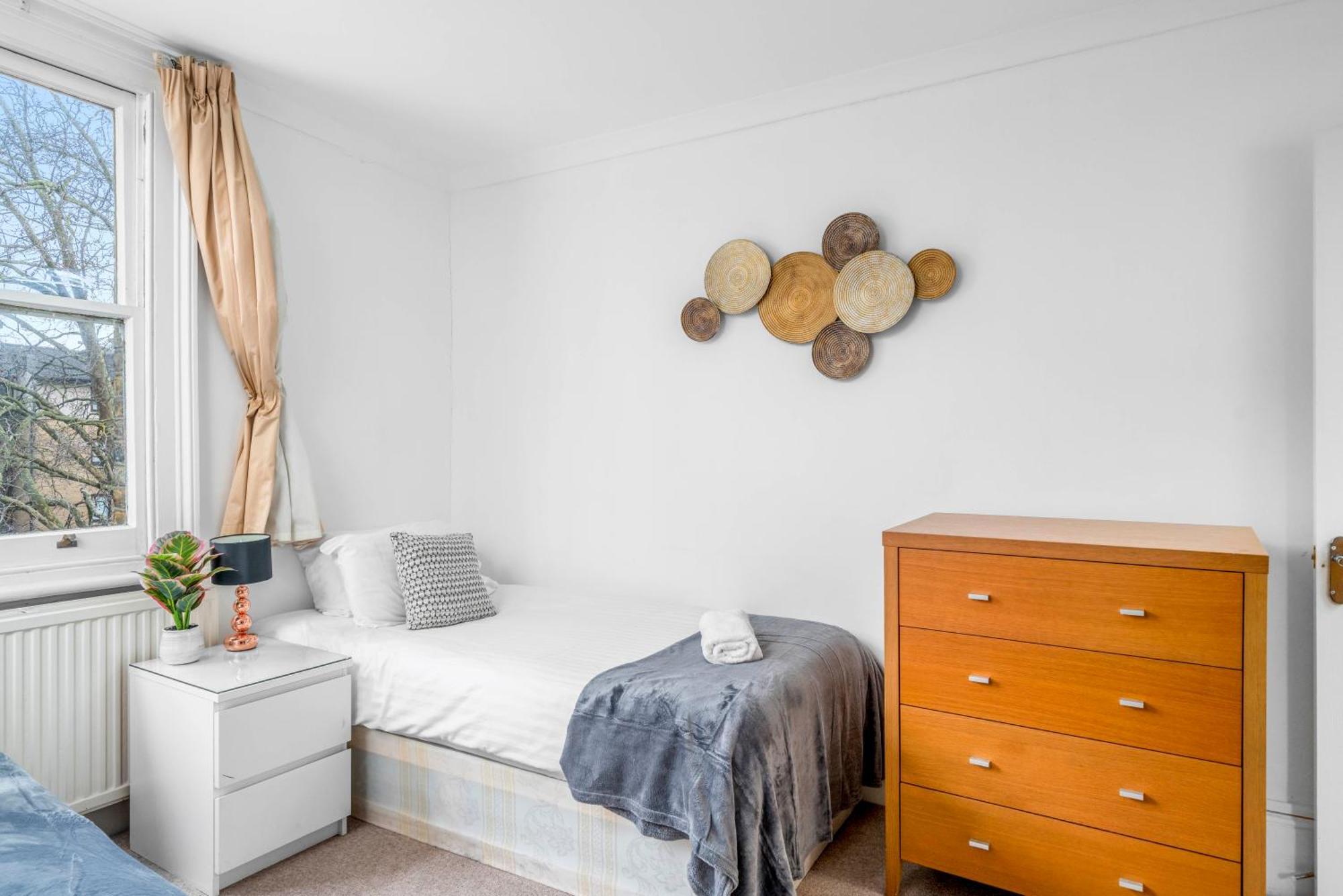 Comfort And Space In Canary Wharf With Easy Access To Excel, O2 Arena And Airport Apartment *
