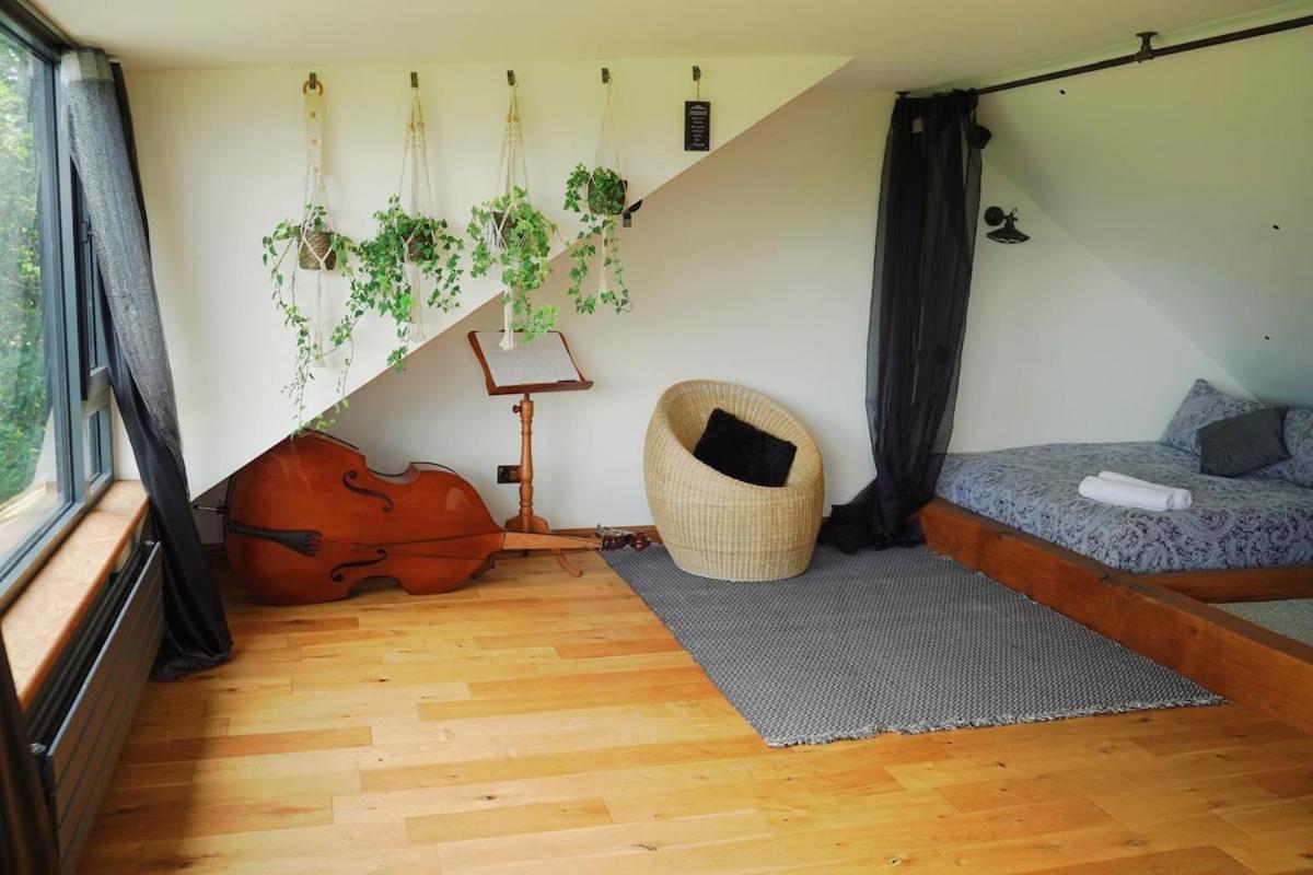 The Ridge - Luxury Designer With Hot Tub And Sauna, Bexley Borough Of Villa