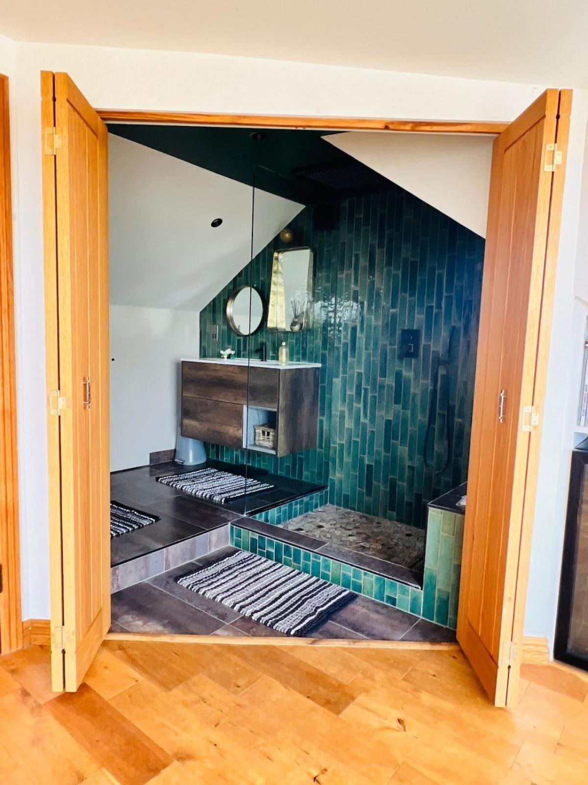 Villa The Ridge - Luxury Designer With Hot Tub And Sauna, Bexley Borough Of *