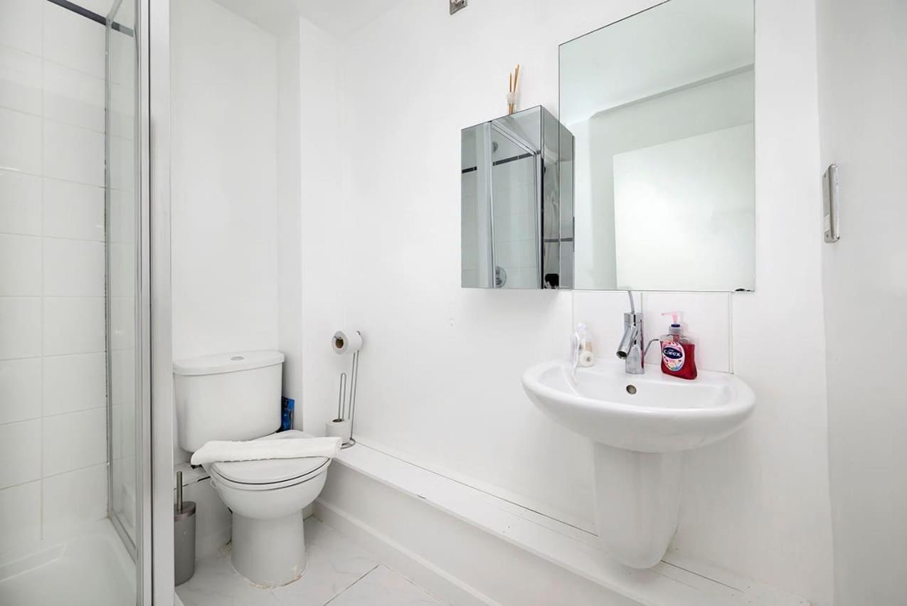 Stylish & Cozy 2-bedroom Flat With Parking Apartment *