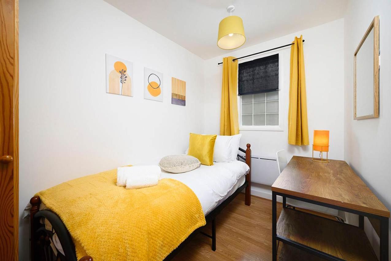 Stylish & Cozy 2-bedroom Flat With Parking London