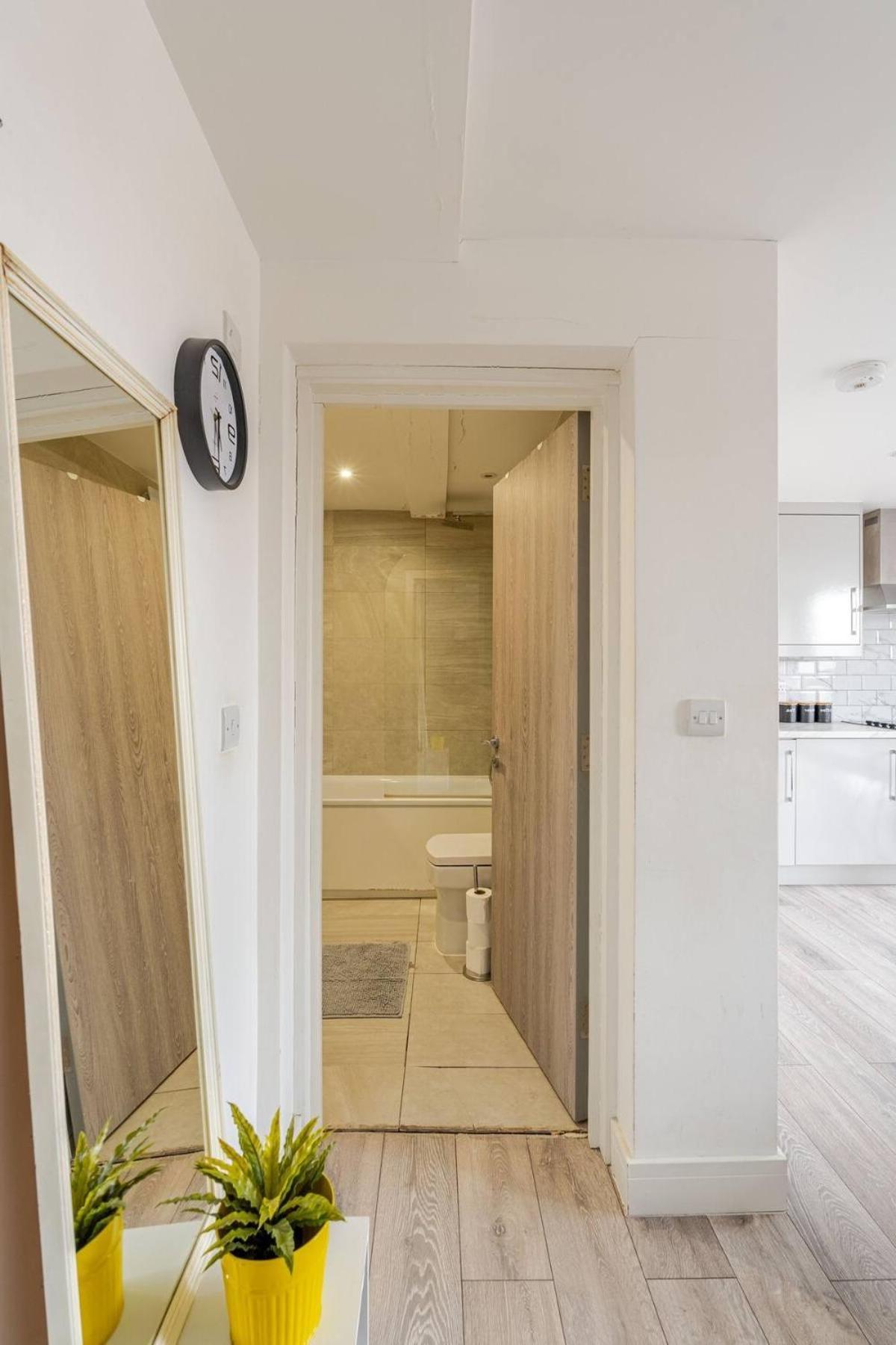 Shoreditch Up To 4 People London