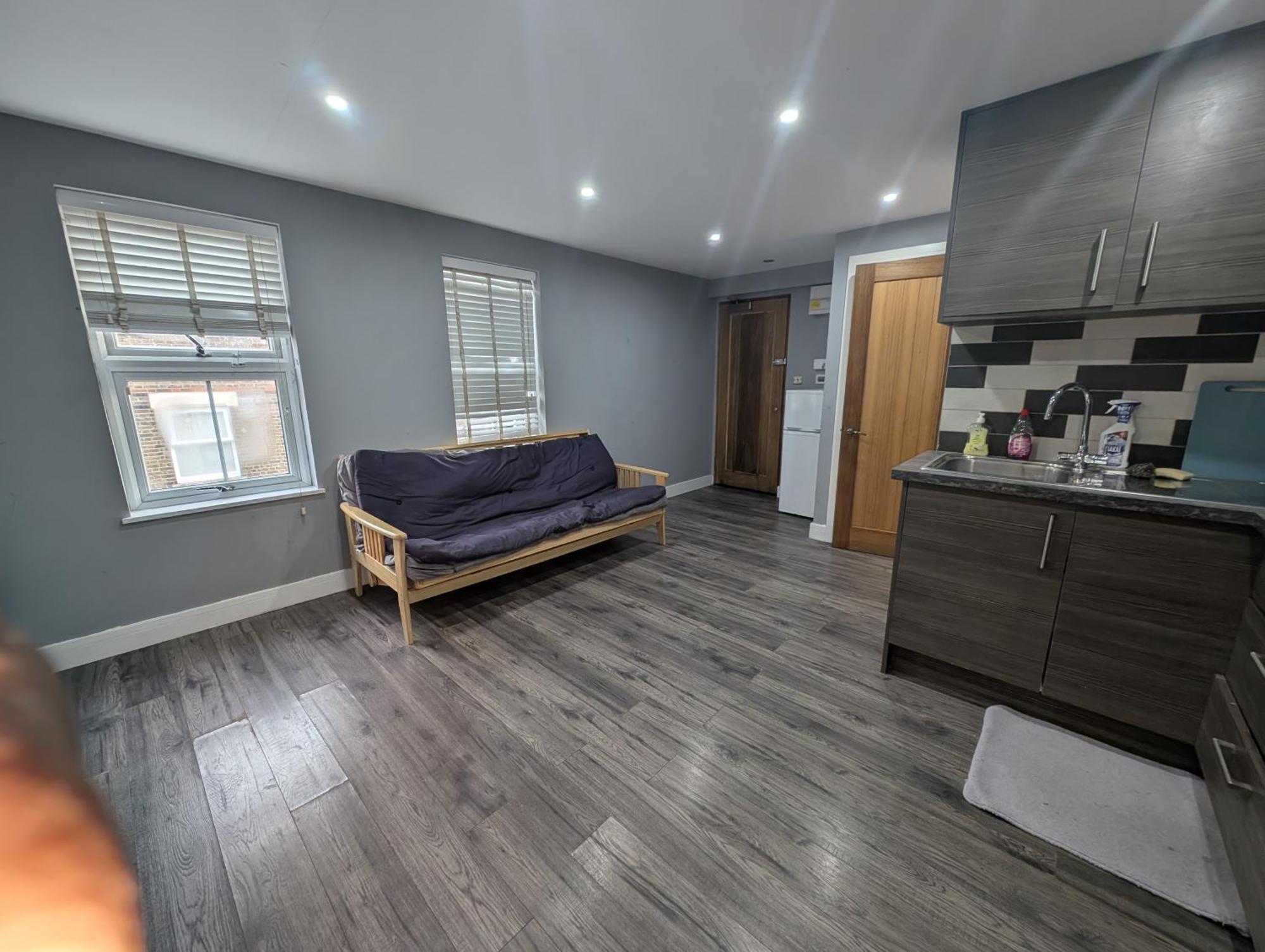 Apartment Whitechapel 3 *