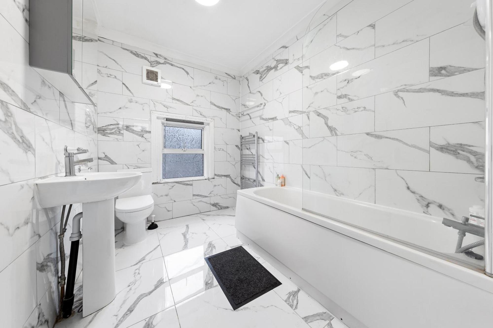 Homestay Classy Shared With Private Bedroom Near Tube - Bedroom3 London