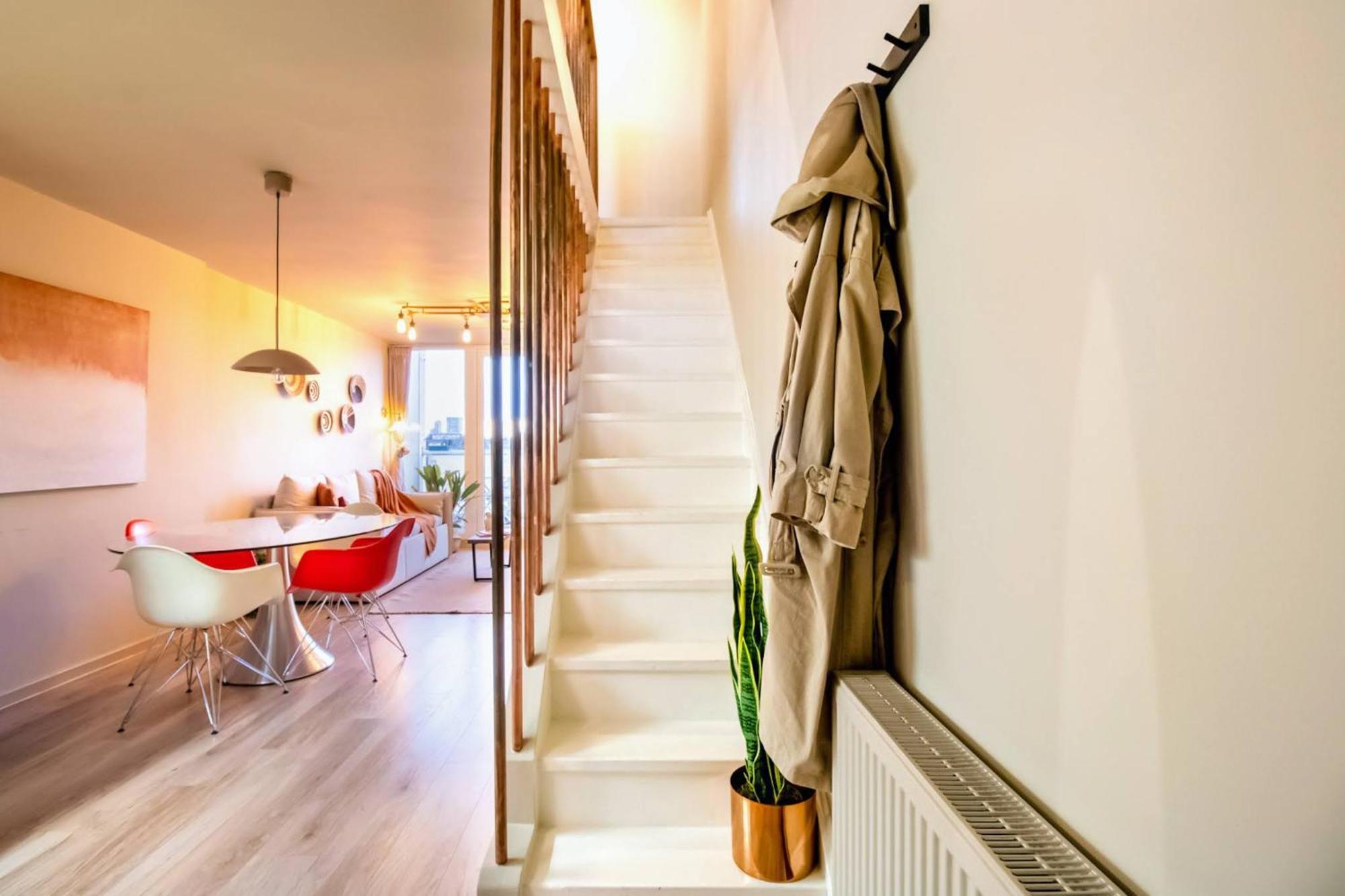 2 Bedrooms Close To Limehouse Station