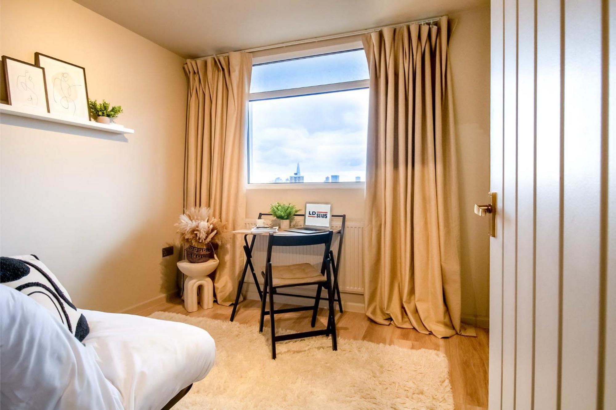 2 Bedrooms Close To Limehouse Station * London