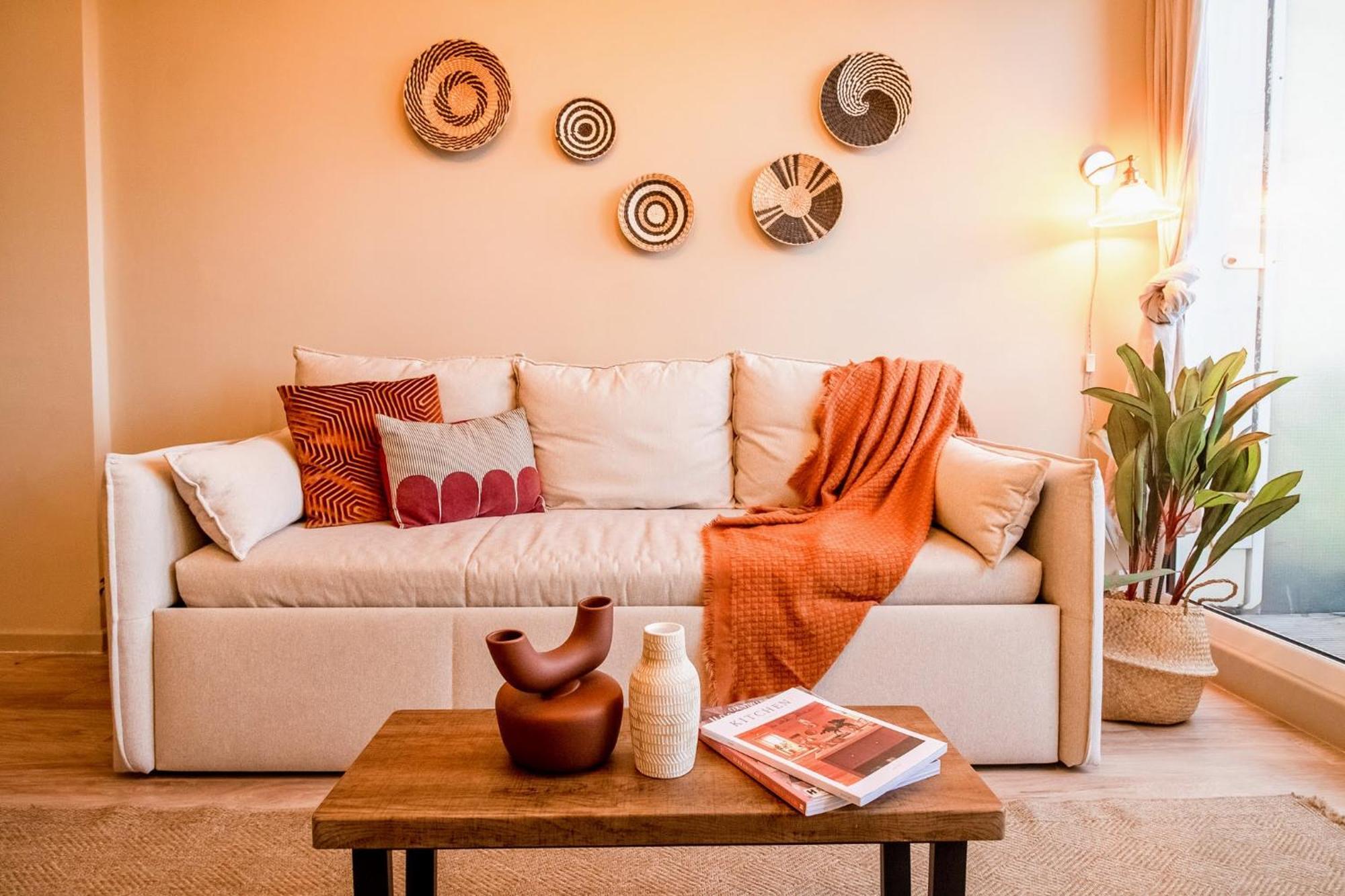 2 Bedrooms Close To Limehouse Station