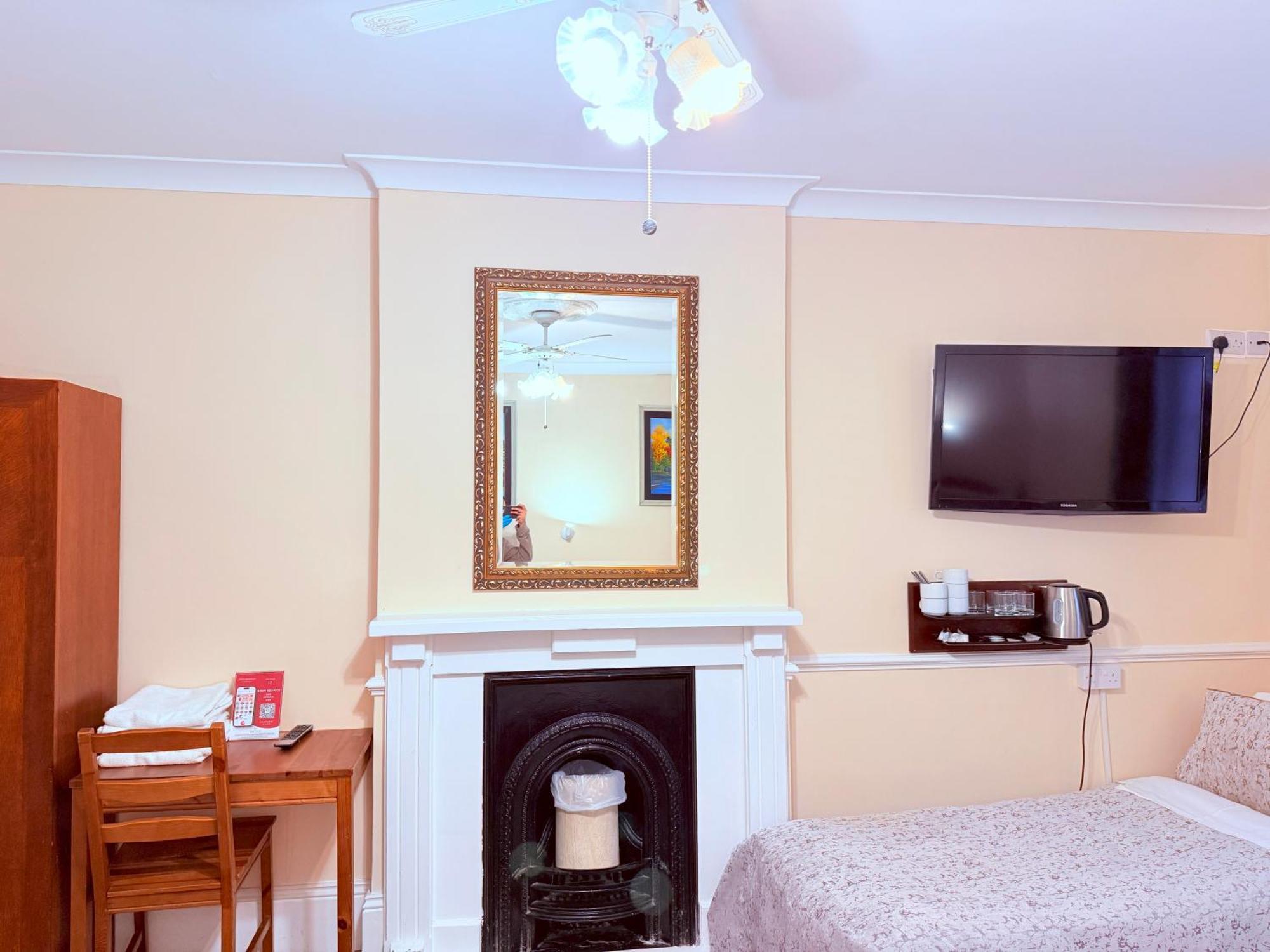 Guest house Europa House Hotel, Paddington 2*