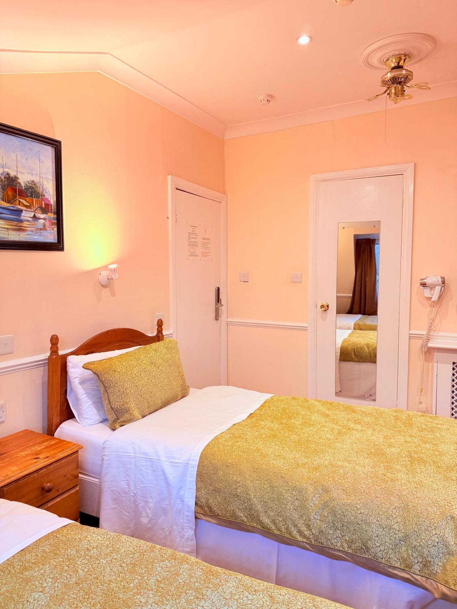 Guest house Europa House Hotel, Paddington 2*