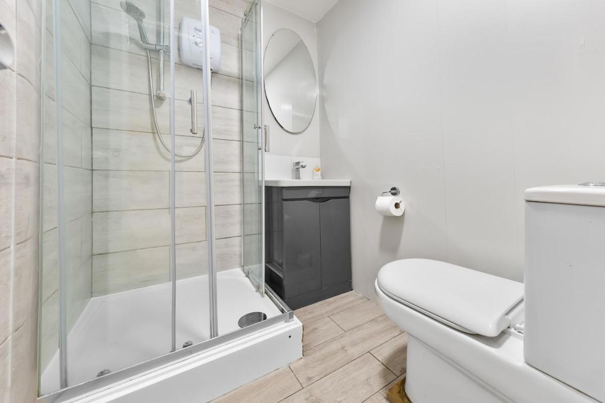 Cosy One Bedroom - Bridge Apartment *