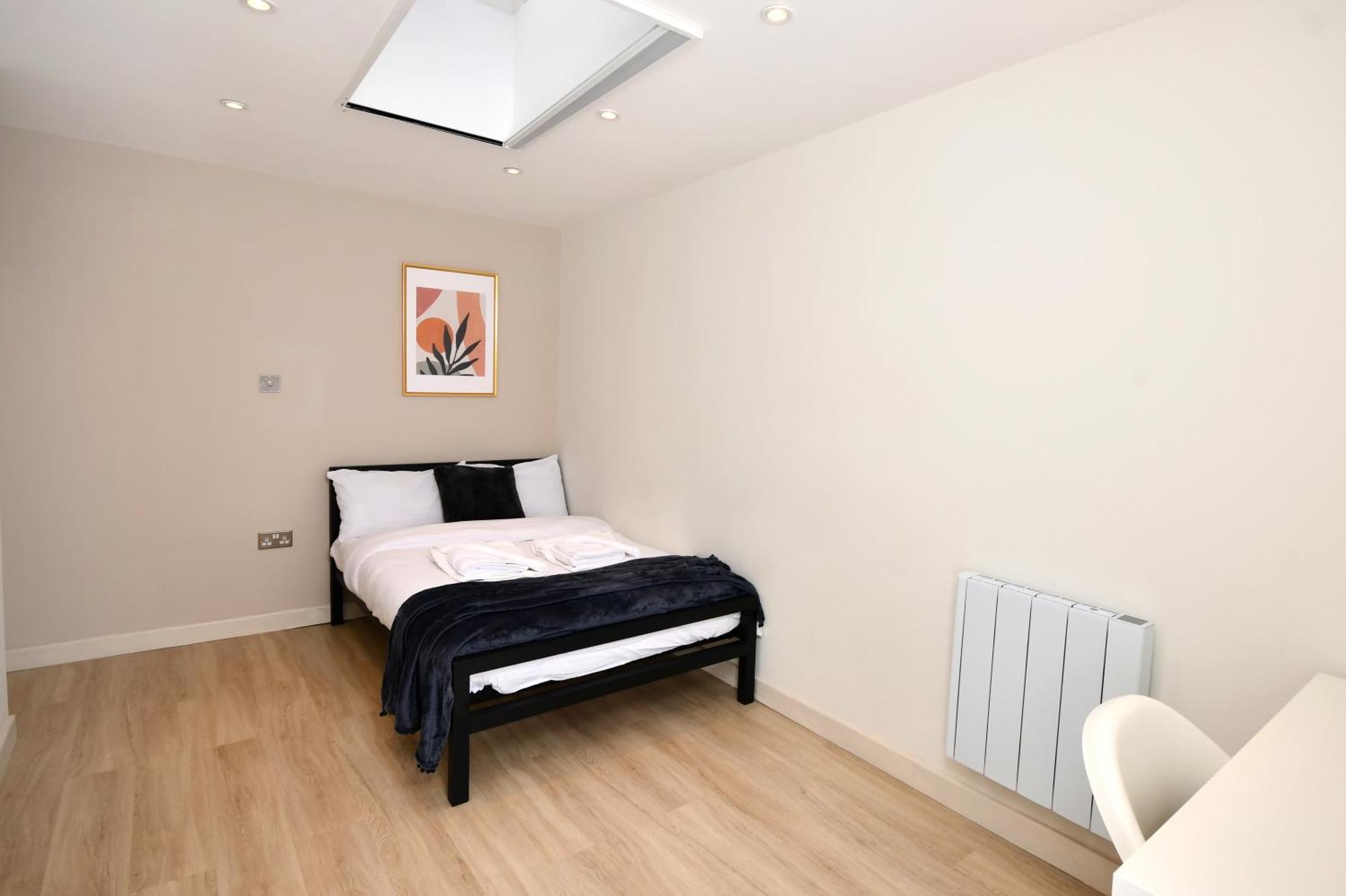 Morden Stratford 2 With Shared Bathroom Guest house *
