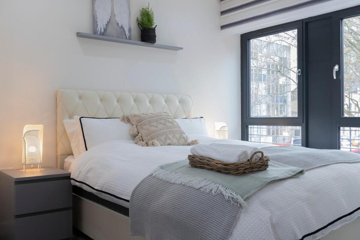 Apartment In Aldgate East 3