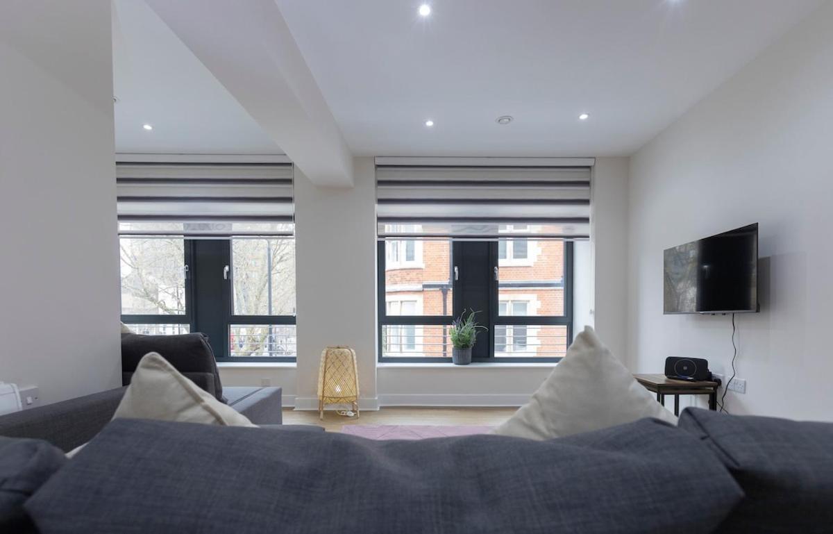 In Aldgate East 3 Apartment London