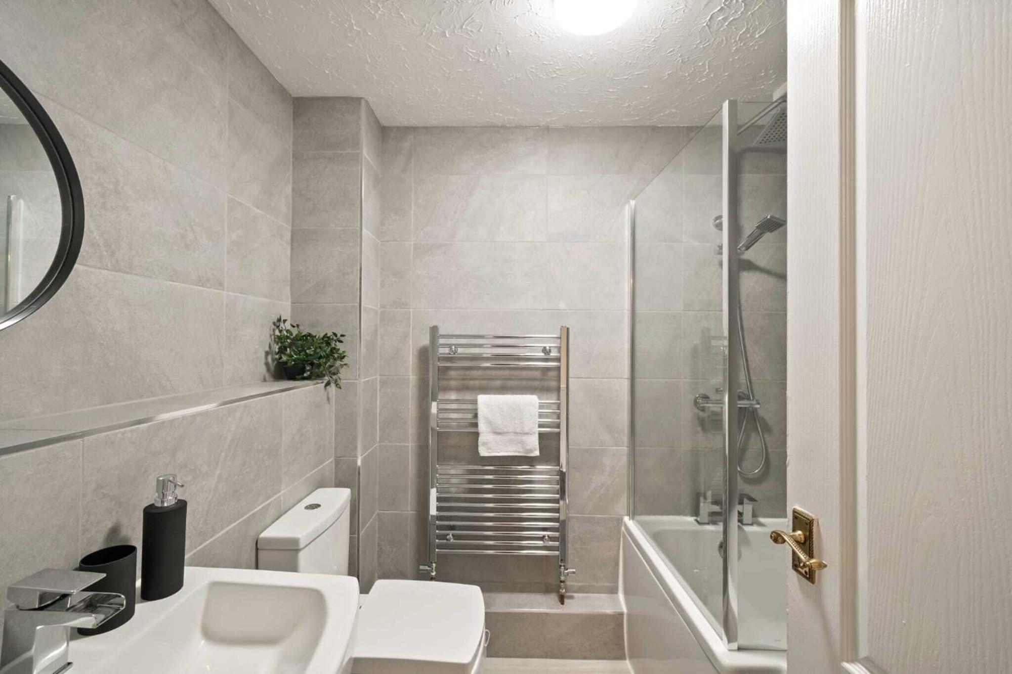 Cozy 2 Bed House Near Excel, The O2, Canary Wharf * London