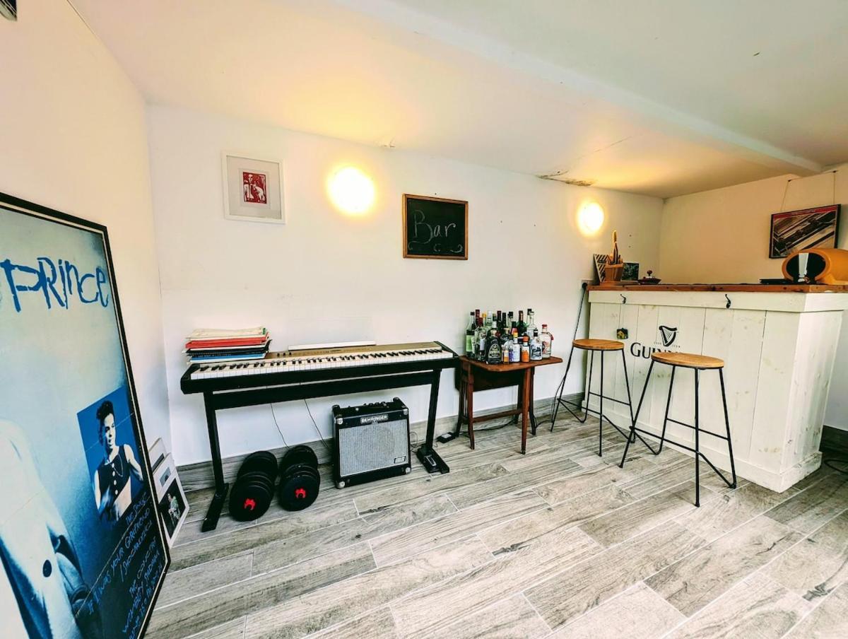 19th Century Terraced House With Garden Bar