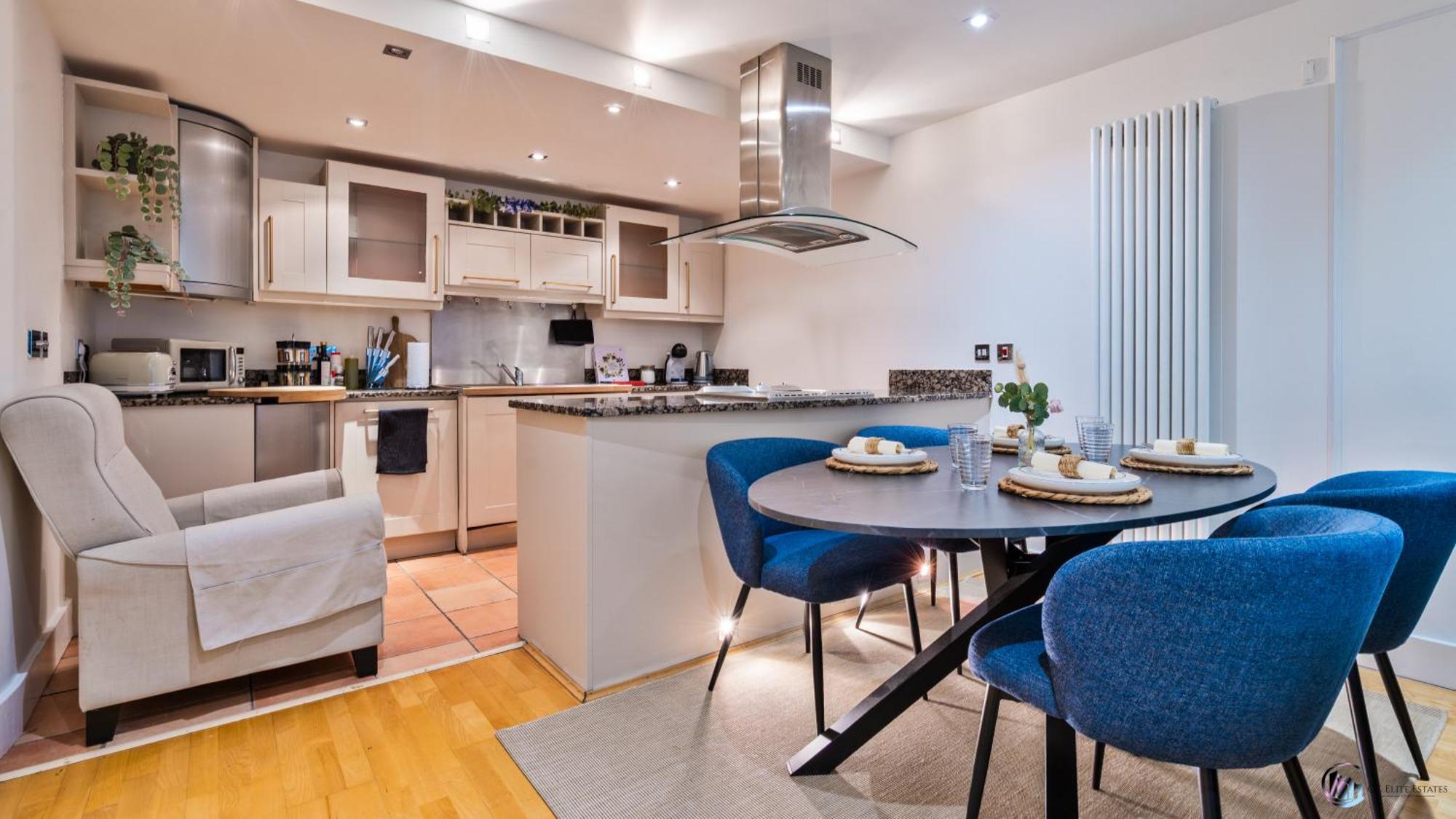 Apartment Canary Wharf Balcony & Waterfront 2-bed, 2-bath *