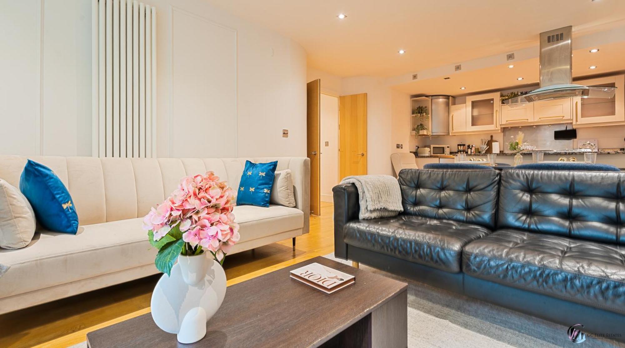 Apartment Canary Wharf Balcony & Waterfront 2-bed, 2-bath