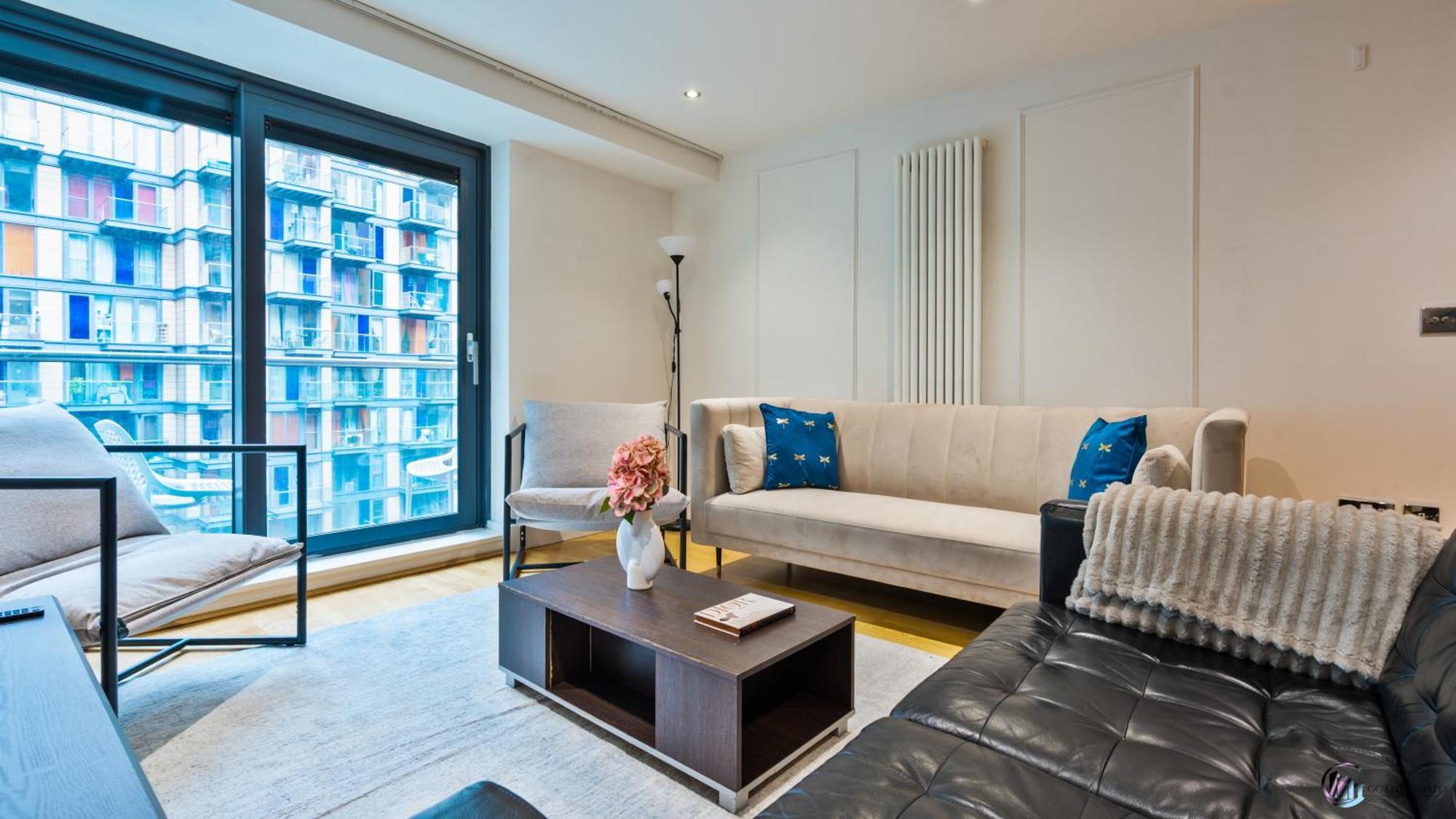 Apartment Canary Wharf Balcony & Waterfront 2-bed, 2-bath *