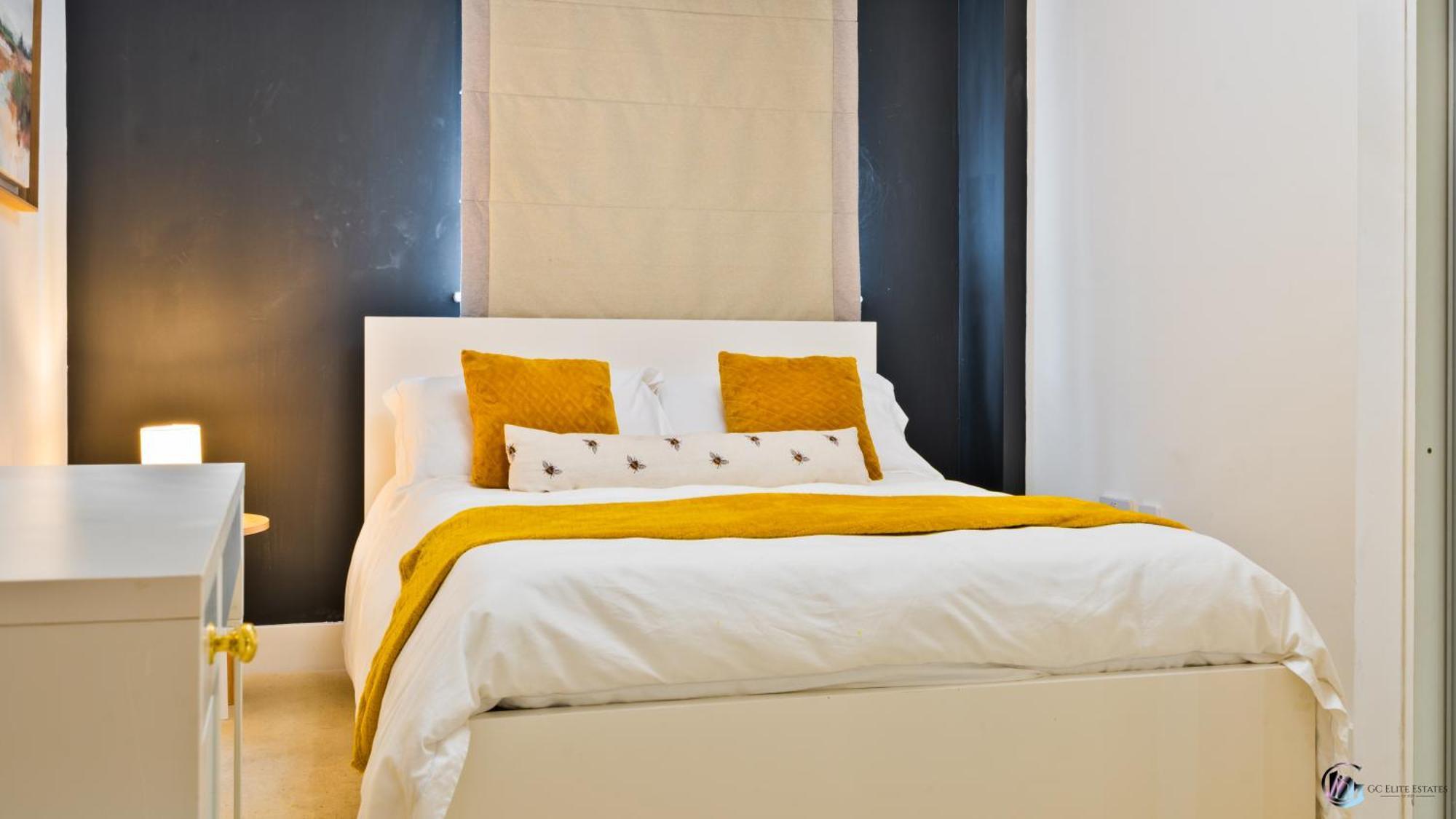 Canary Wharf Balcony & Waterfront 2-bed, 2-bath London