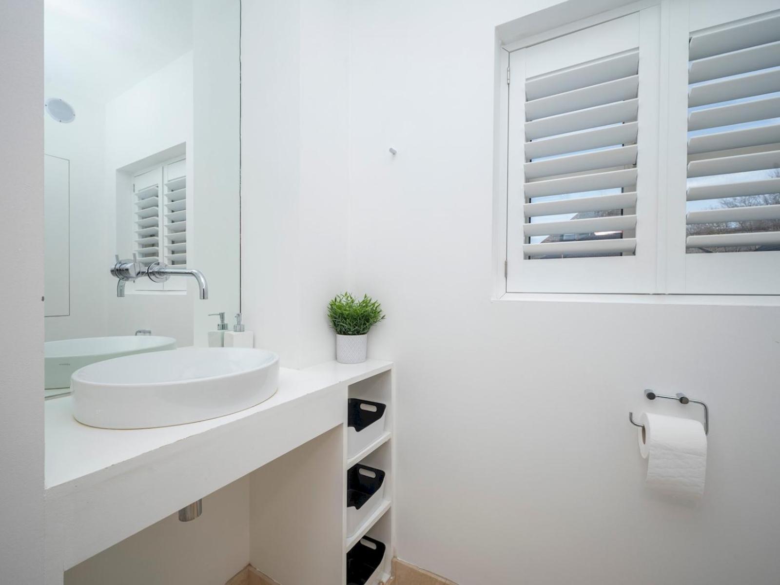Pass The Keys Waterside House Wcentral Links And Parking Holiday home