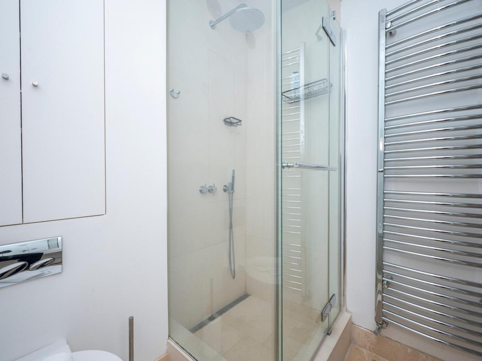 Pass The Keys Waterside House Wcentral Links And Parking * London