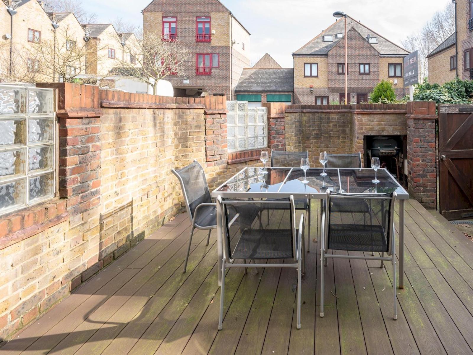 Holiday home Pass The Keys Waterside House Wcentral Links And Parking *
