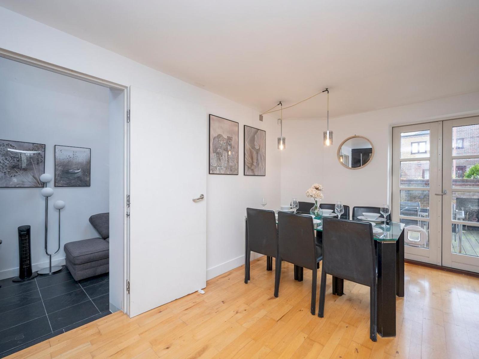 Holiday home Pass The Keys Waterside House Wcentral Links And Parking *