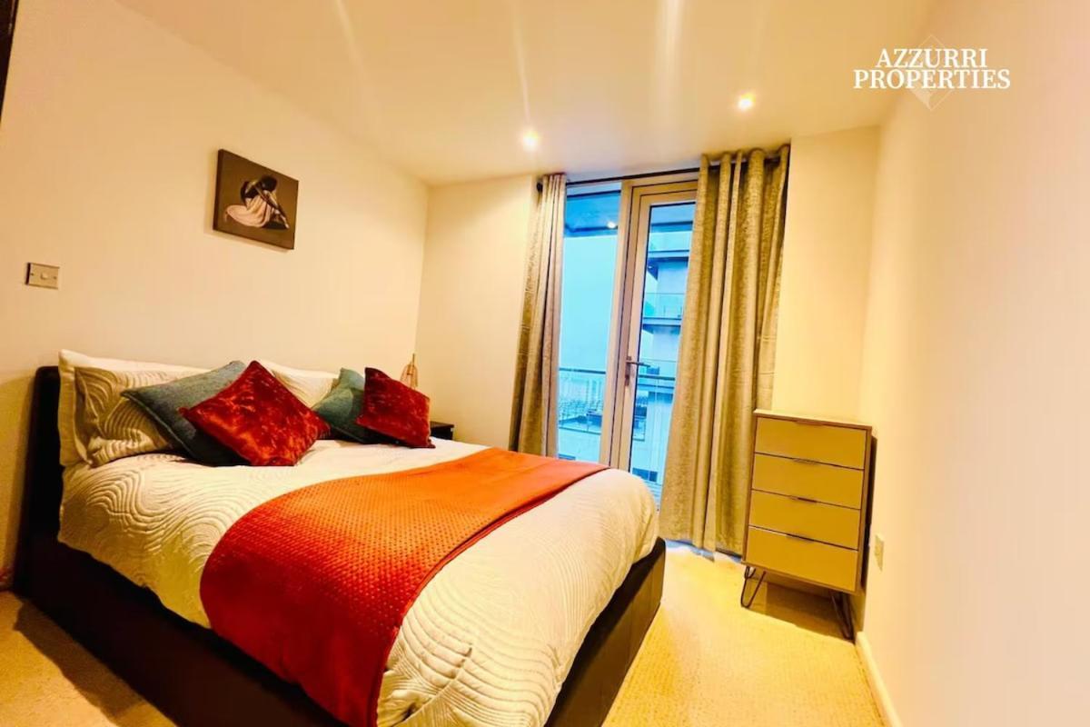 Elegant 1-bedroom Flat With Balcony View Of Millwall And Only 7-minute Walk To Crossharbour Station Apartment *