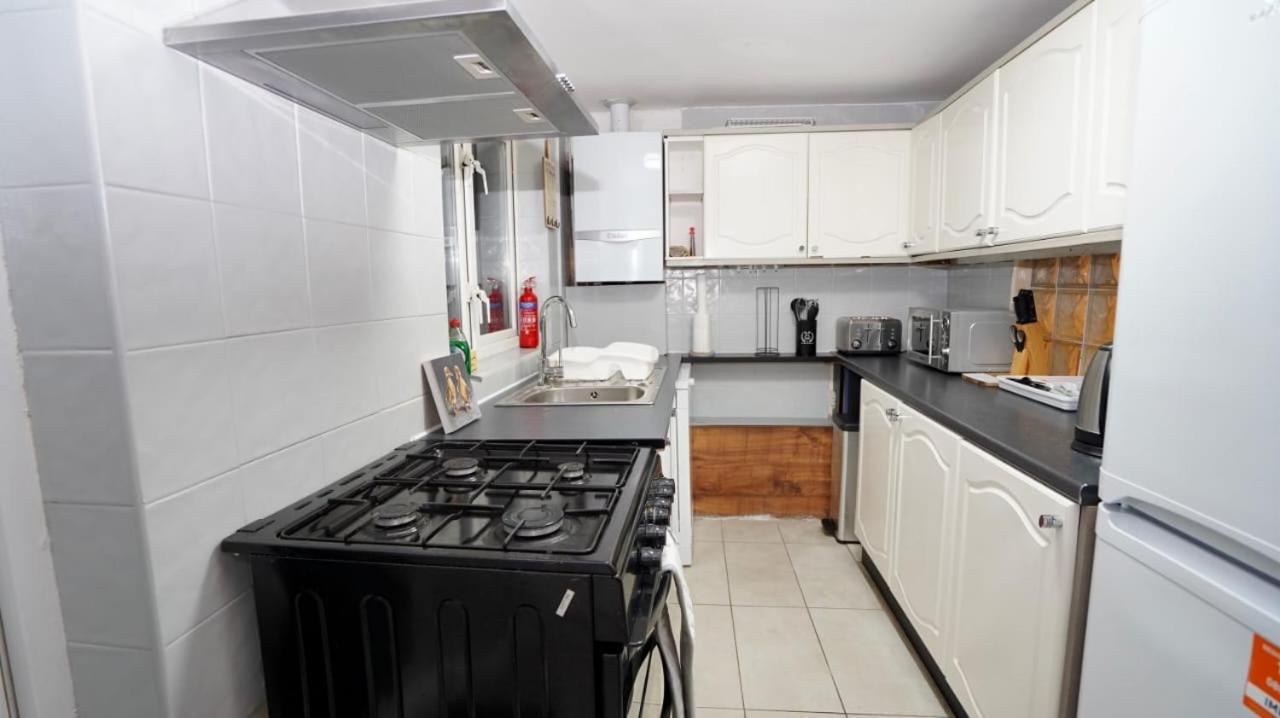 Corporate Canary Wharf Free Parking Holiday home *