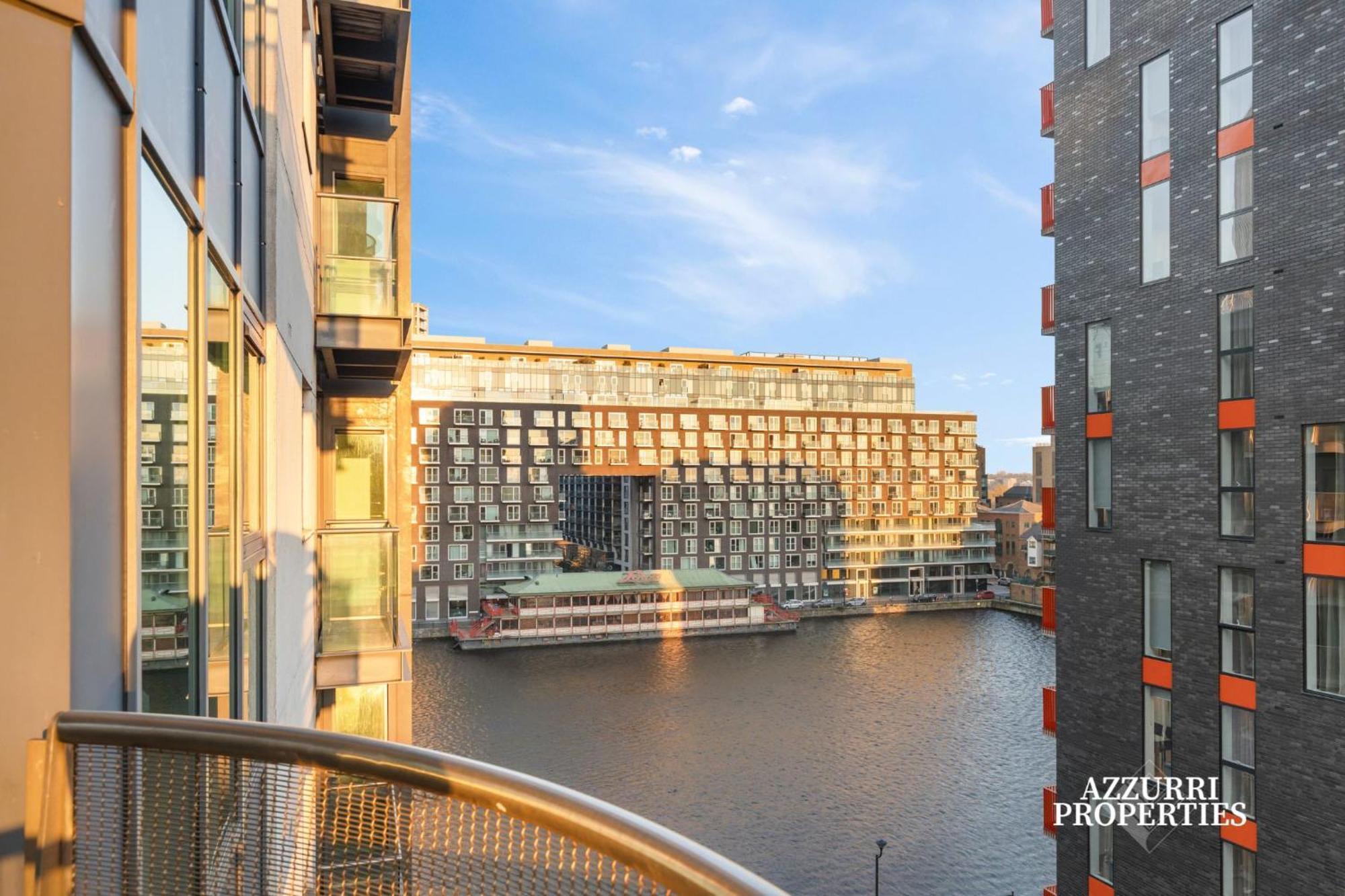 2 Bed Only Five Minutes Walk From Crossharbour Apartment *