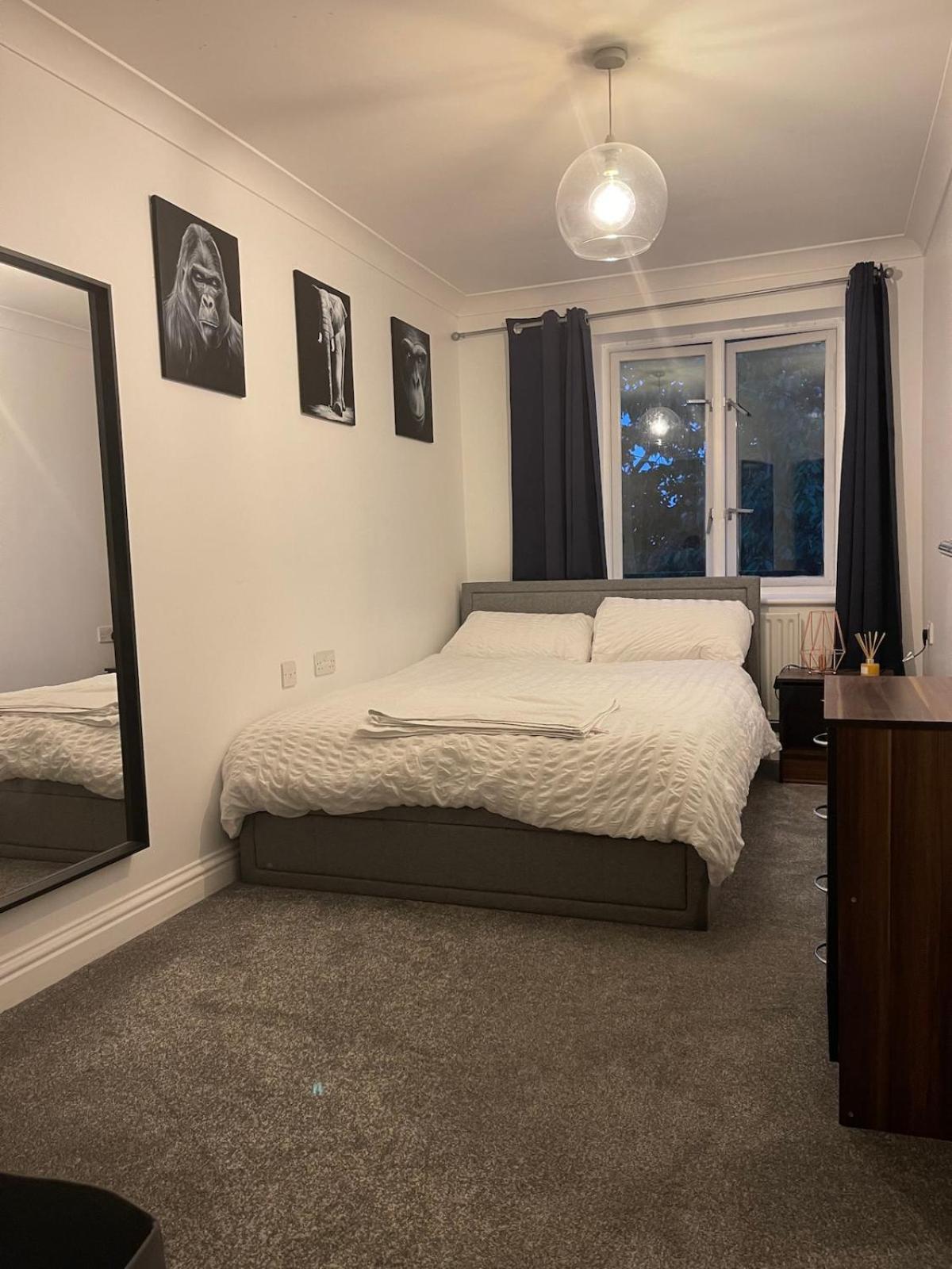 Apartment Lovely 2 Bedroom Flat With Free Parking And Wifi *