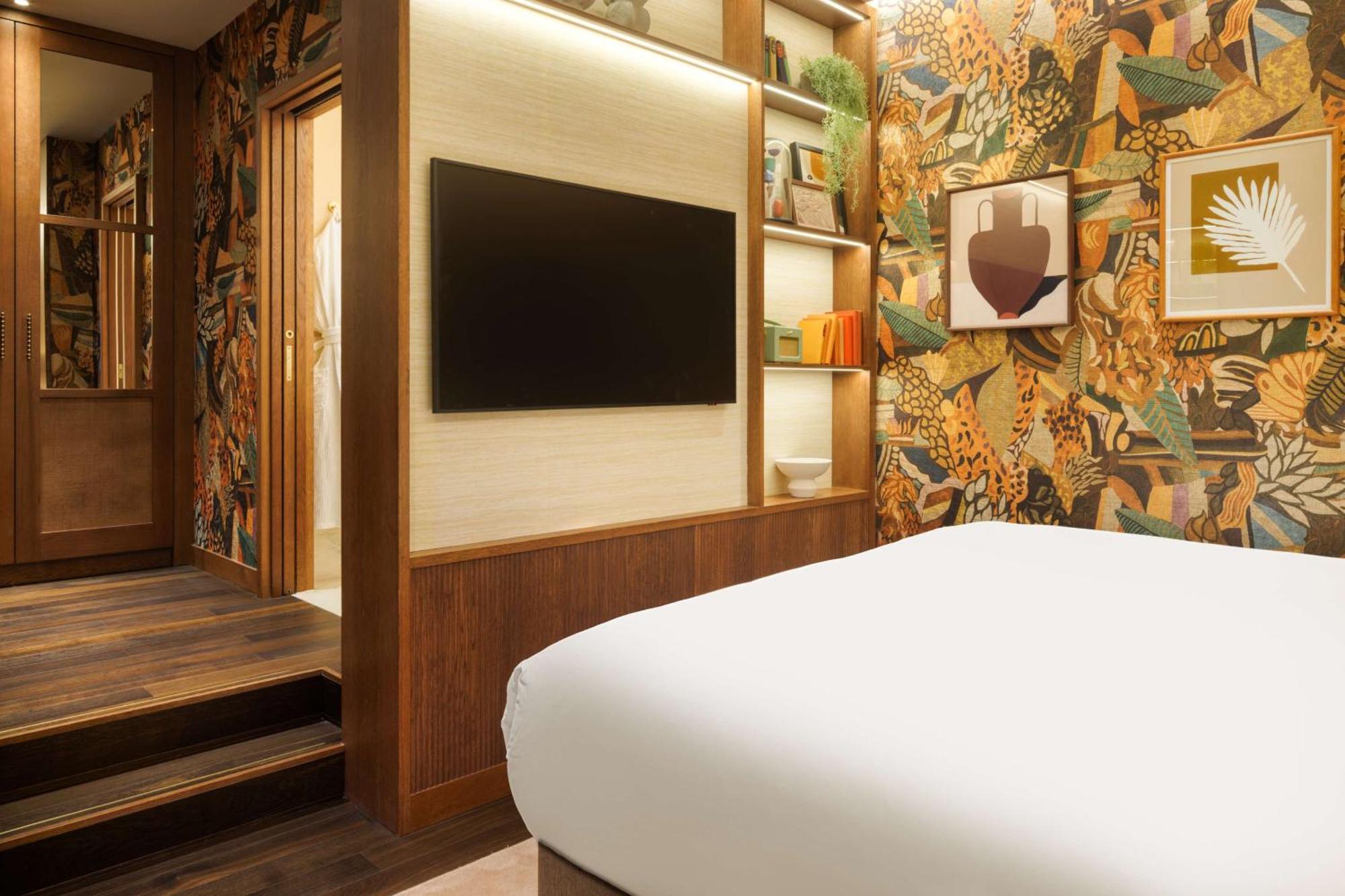 The Trafalgar St. James, Curio Collection By Hilton 5* London