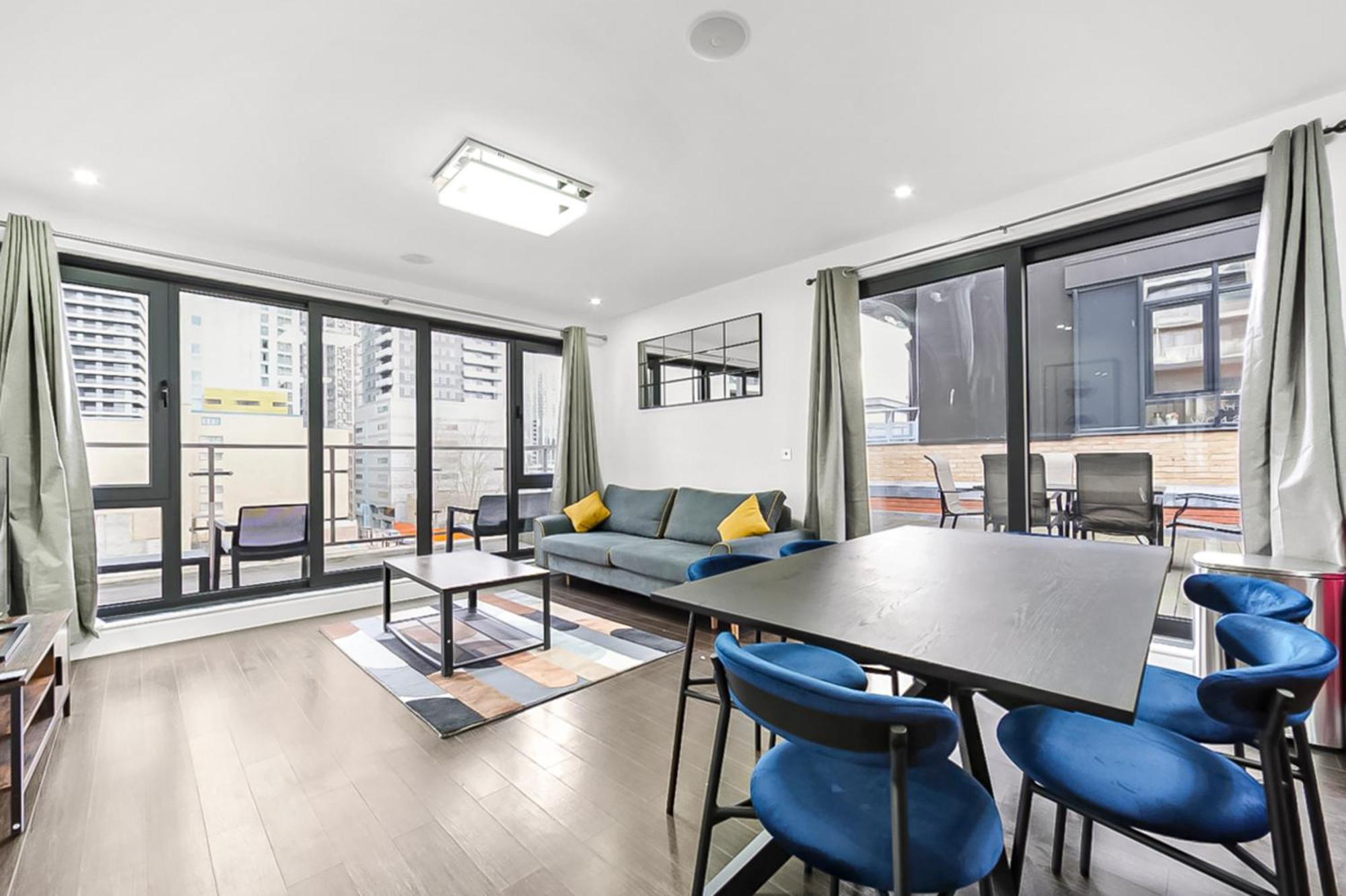 Large 2 Bed With Massive Balcony In Canary Wharf Apartment London