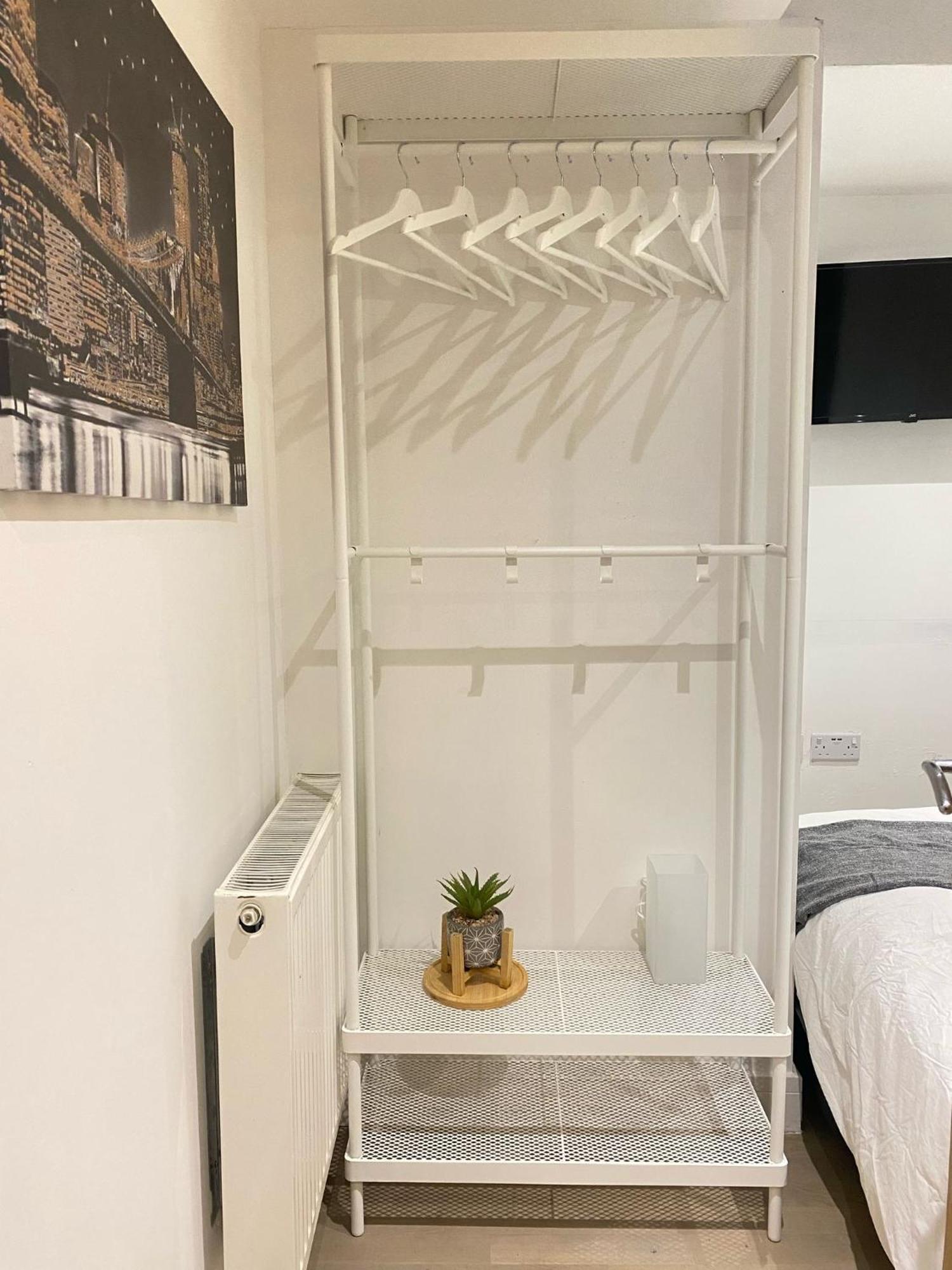 Elitestay Private En-suite Stratford Centre Bed & Breakfast London