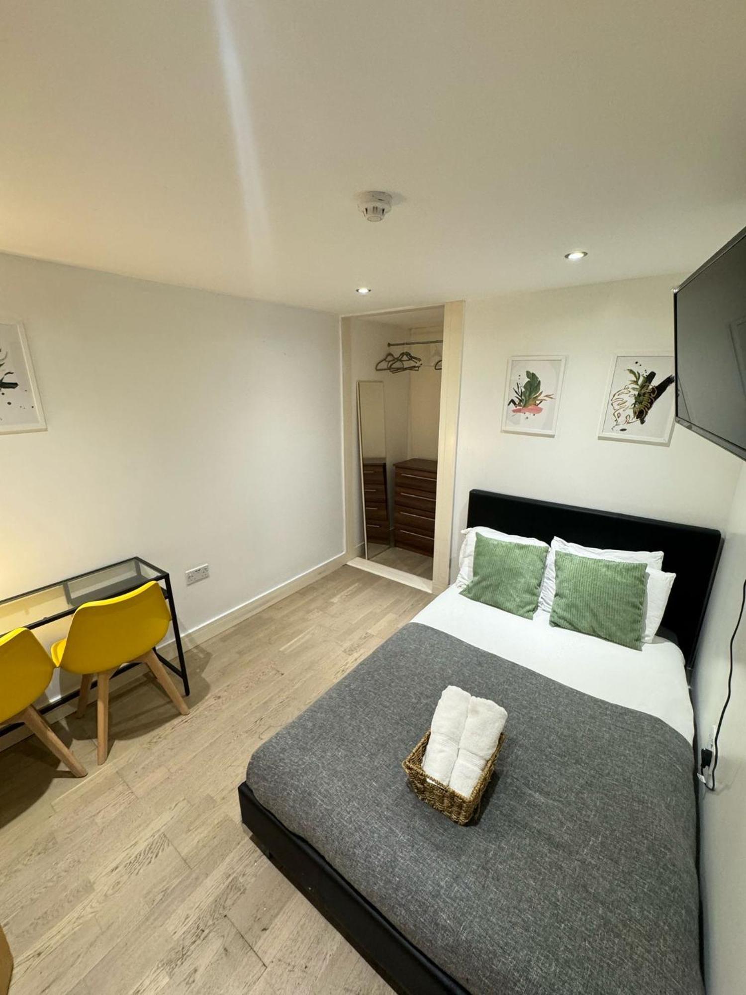 Elitestay Private En-suite Stratford Centre Bed & Breakfast *