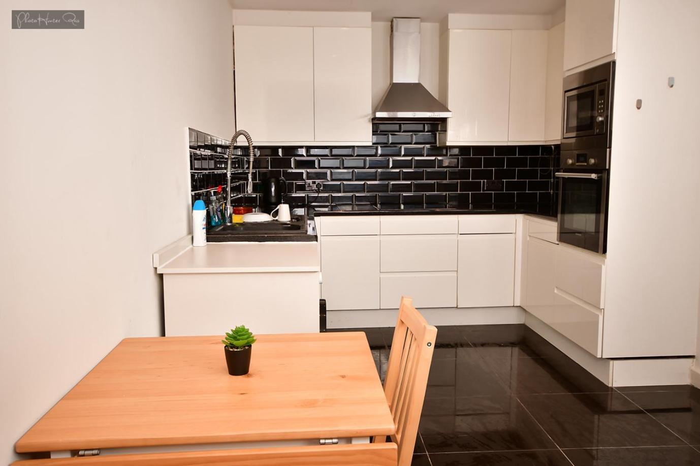 Guest house Morden Stratford 1 With Shared Bathroom
